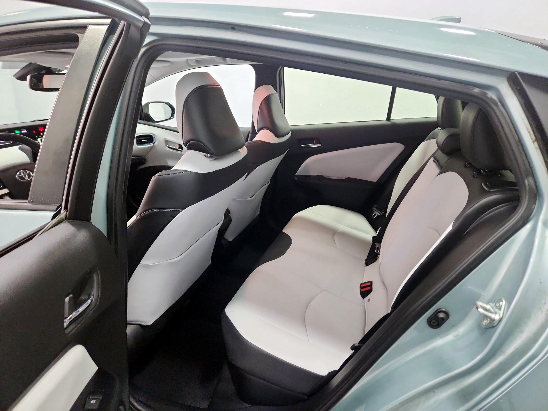 Thumbnail: 2018 Toyota Prius - 20