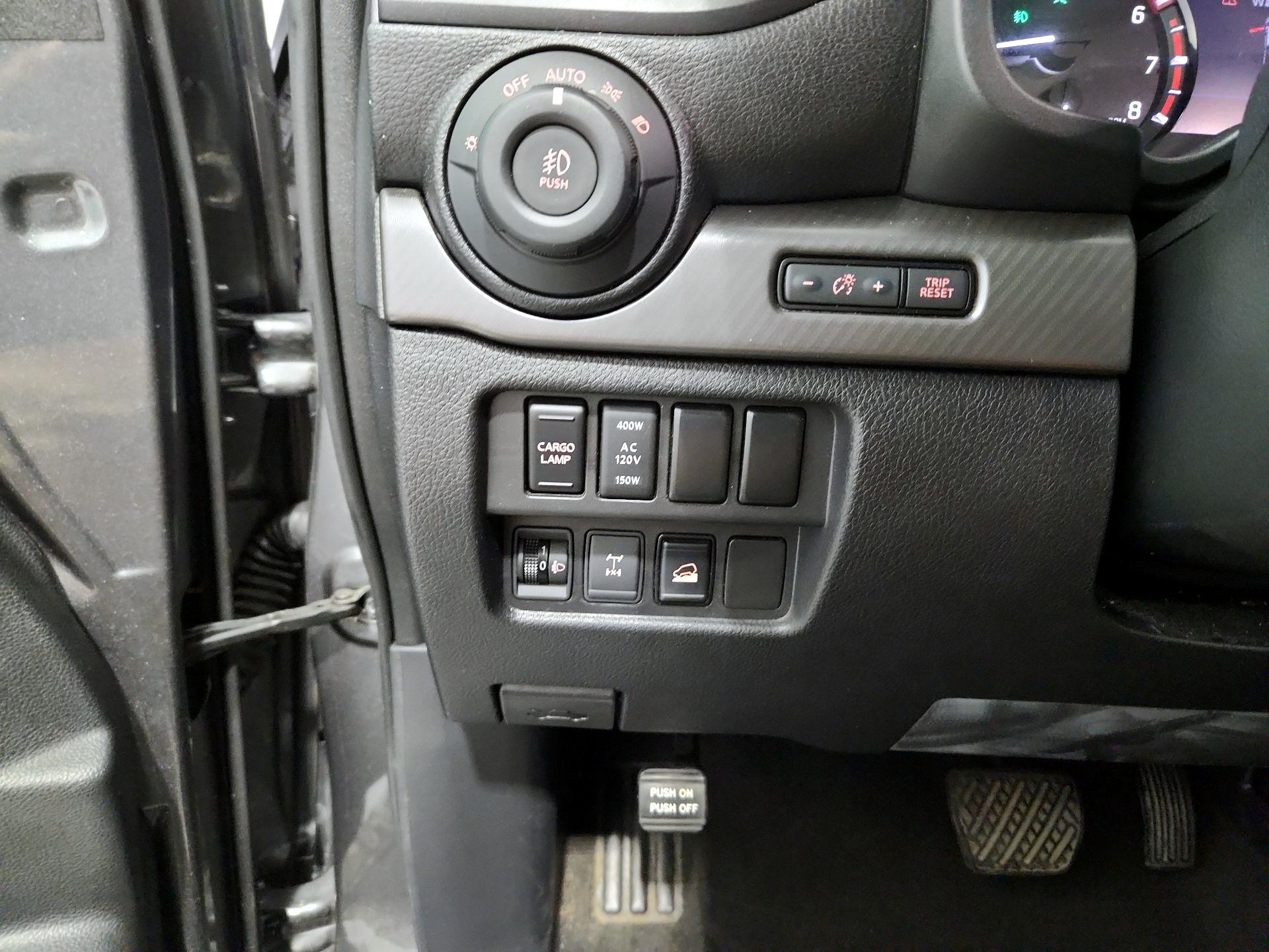 Thumbnail: 2020 Nissan Titan - 13