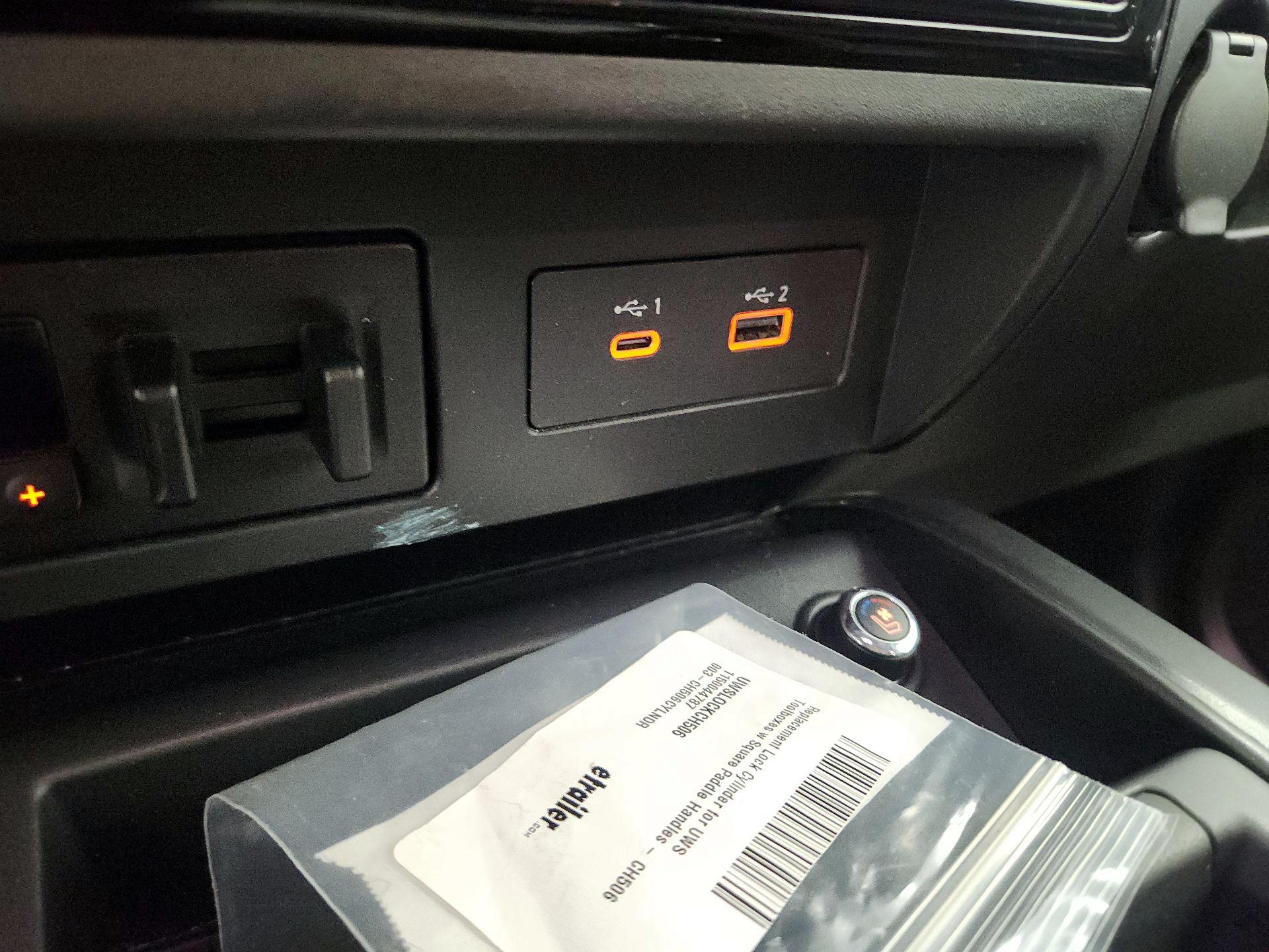 Thumbnail: 2020 Nissan Titan - 18