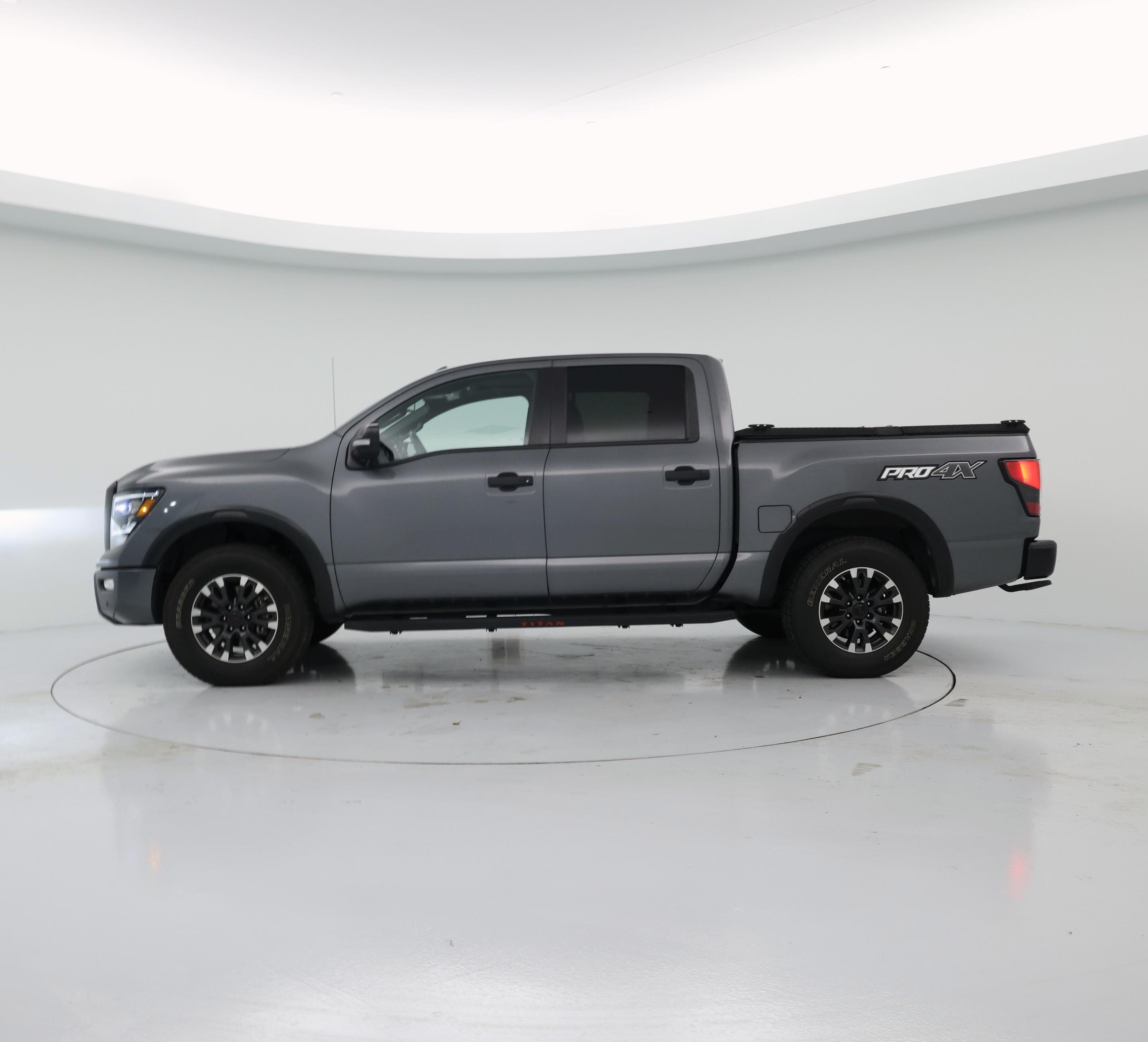 Thumbnail: 2020 Nissan Titan - 3