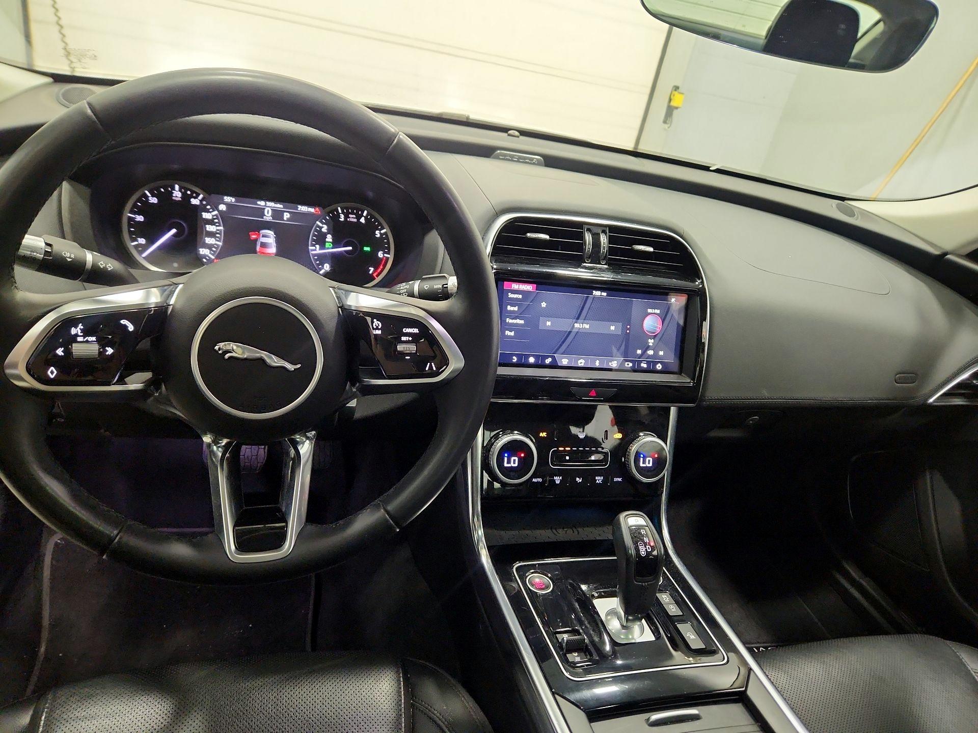 Thumbnail: 2020 Jaguar XE - 9