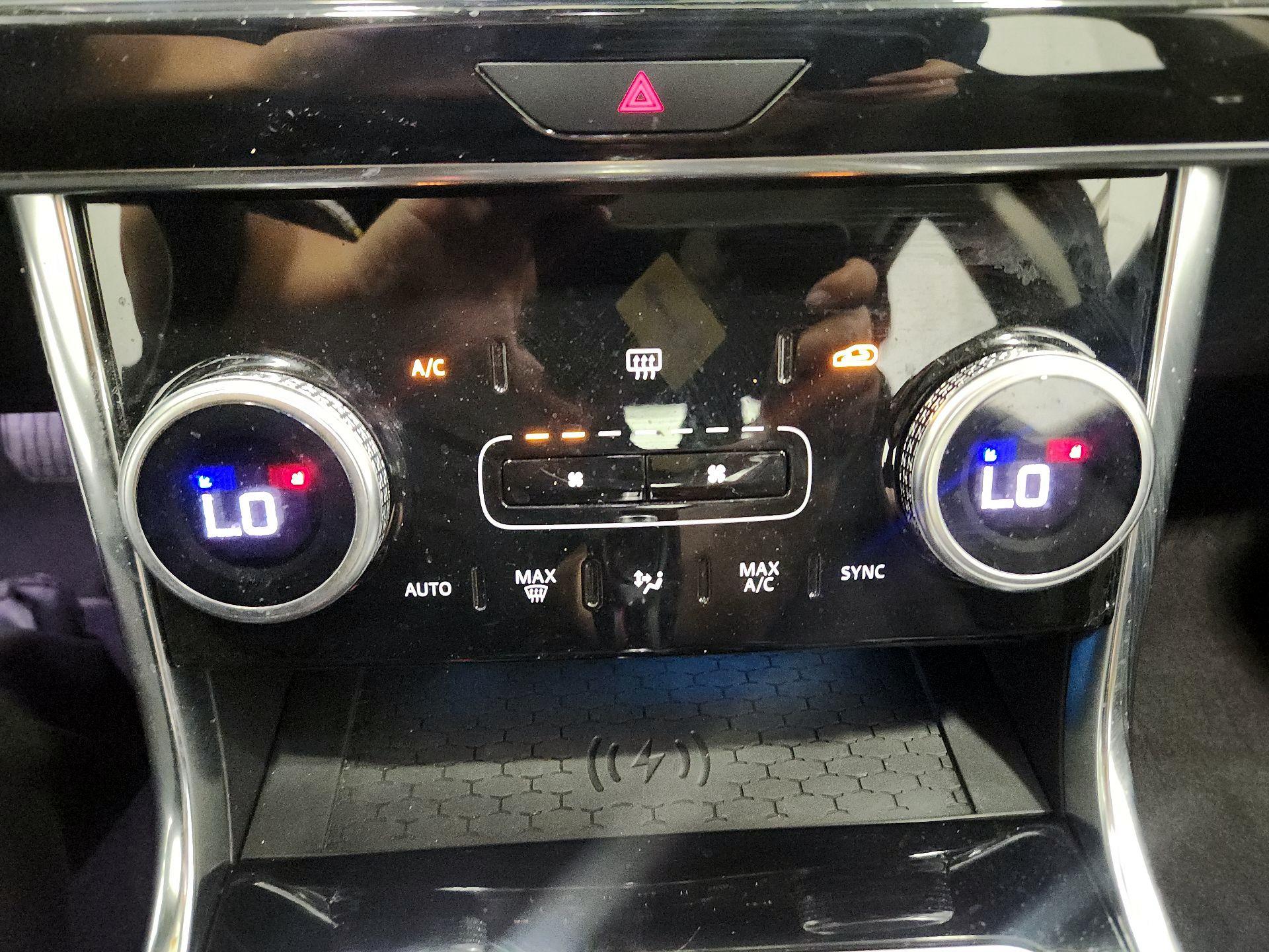 Thumbnail: 2020 Jaguar XE - 16