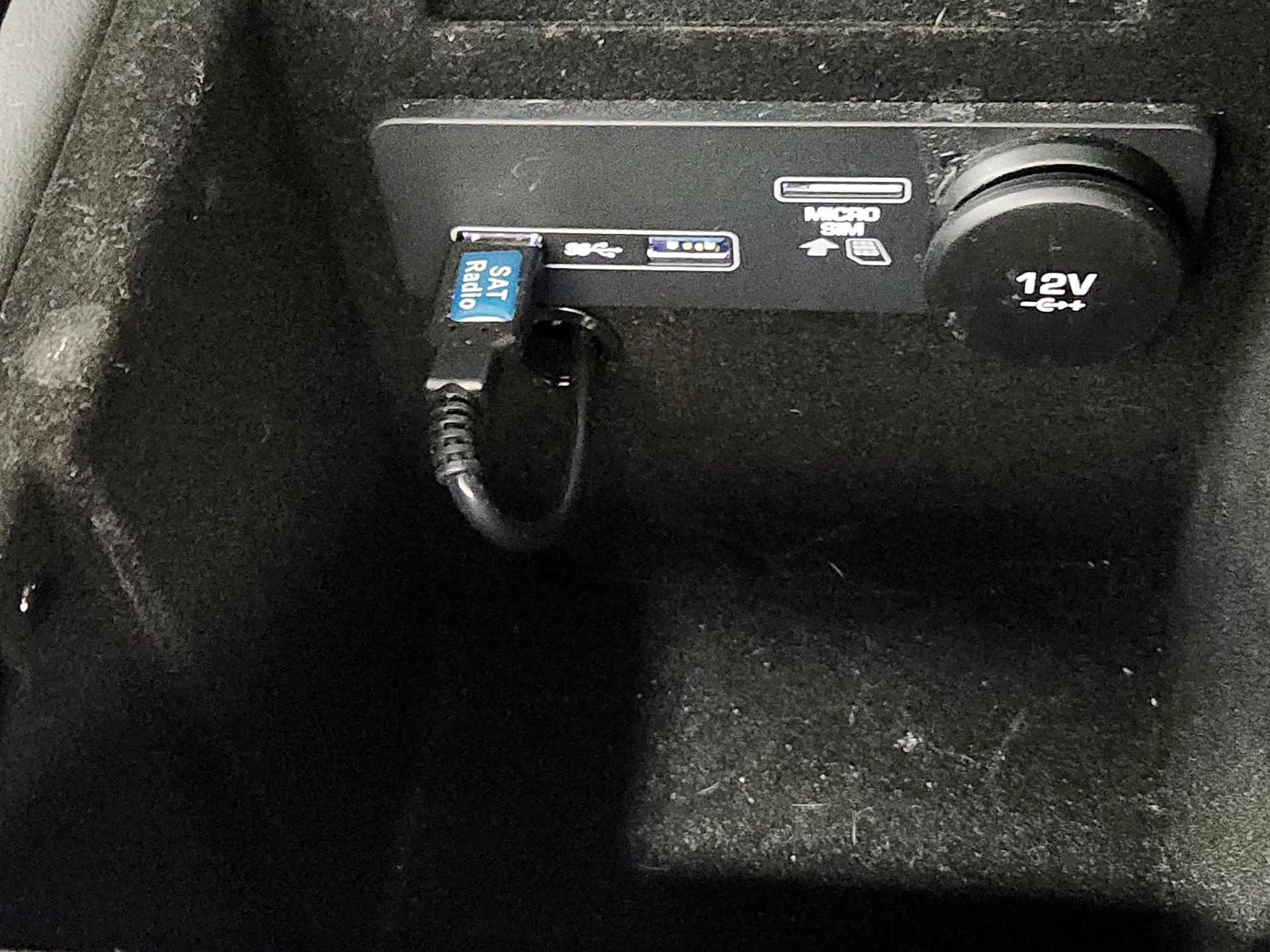 Thumbnail: 2020 Jaguar XE - 18