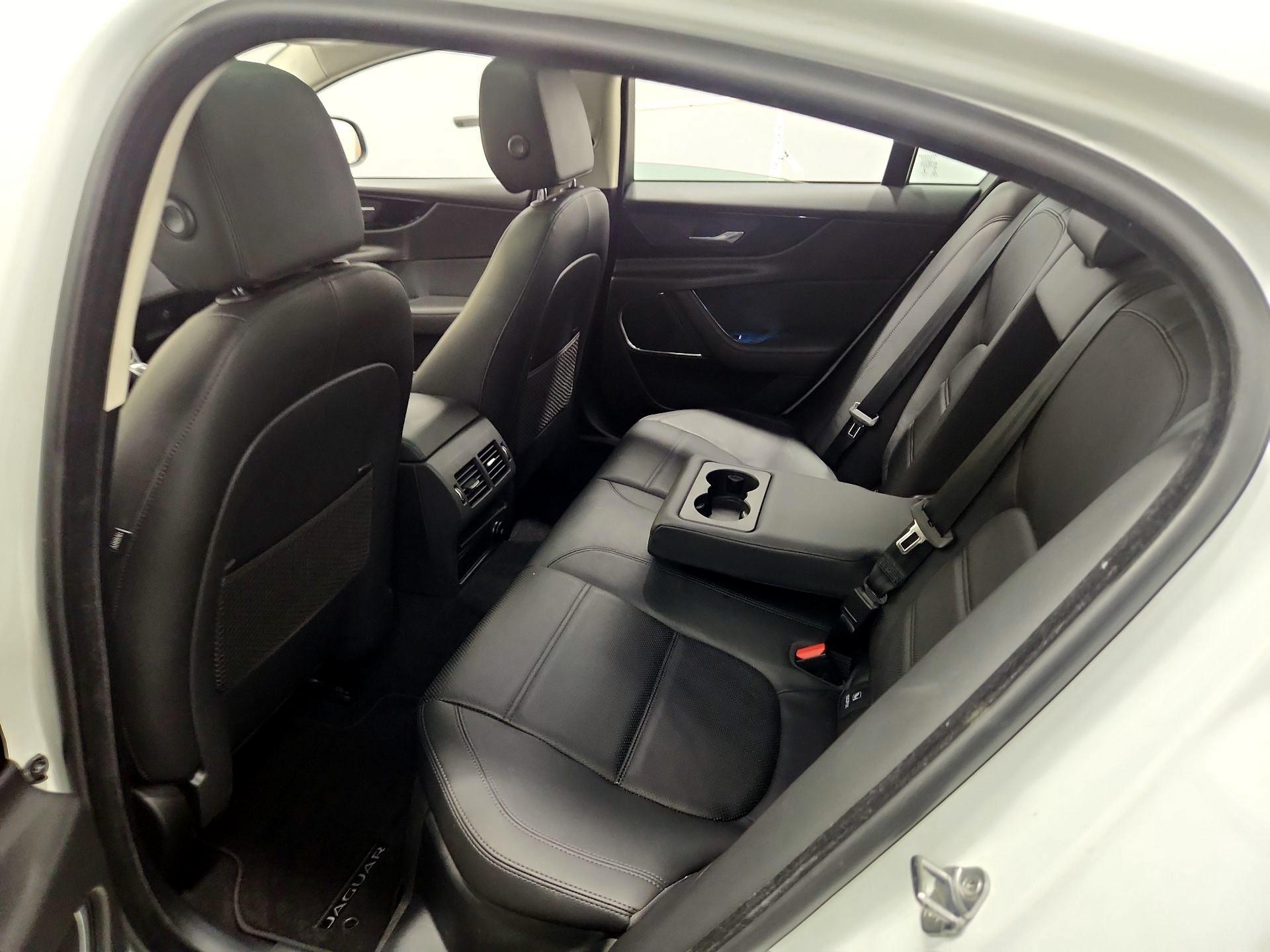 Thumbnail: 2020 Jaguar XE - 20