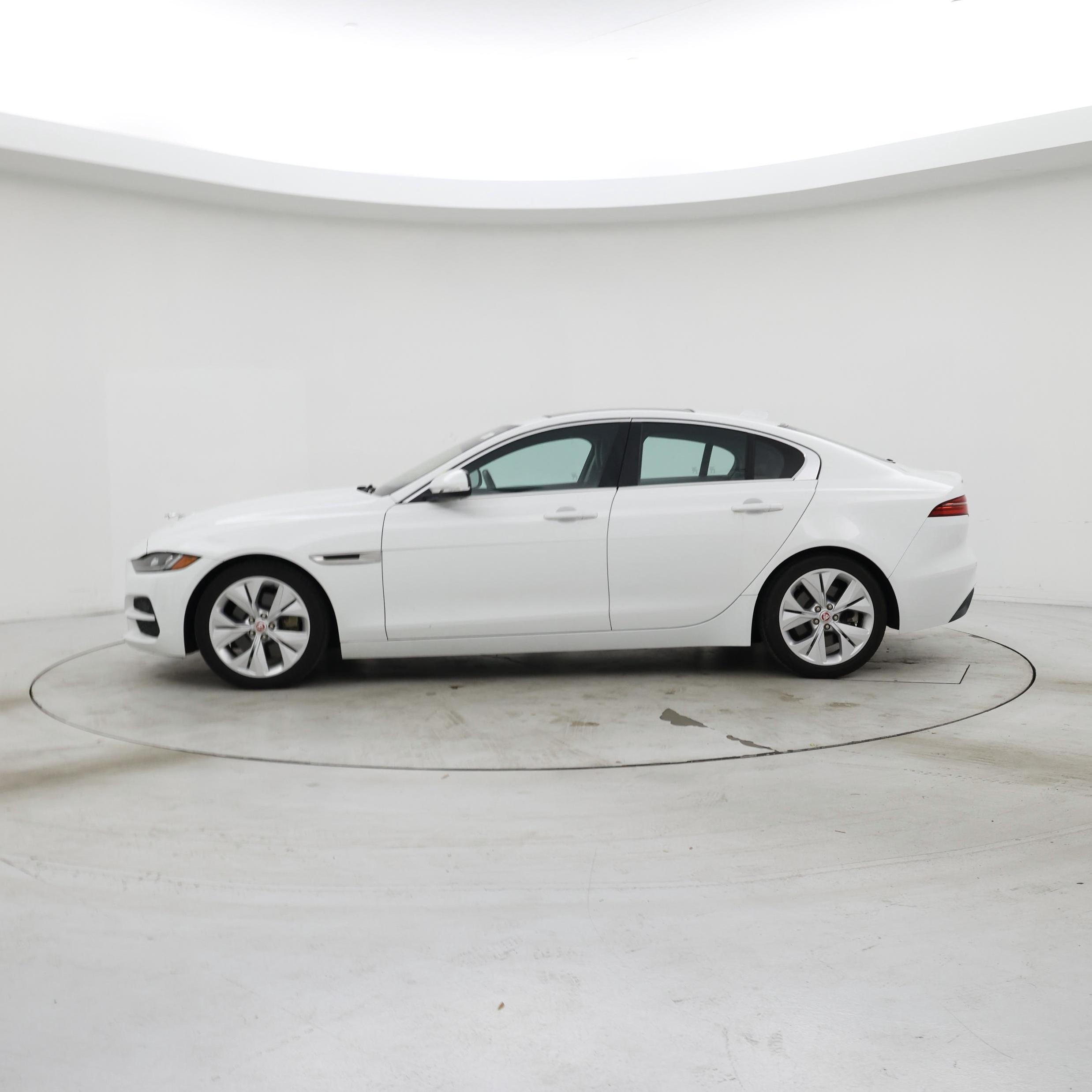 Thumbnail: 2020 Jaguar XE - 3