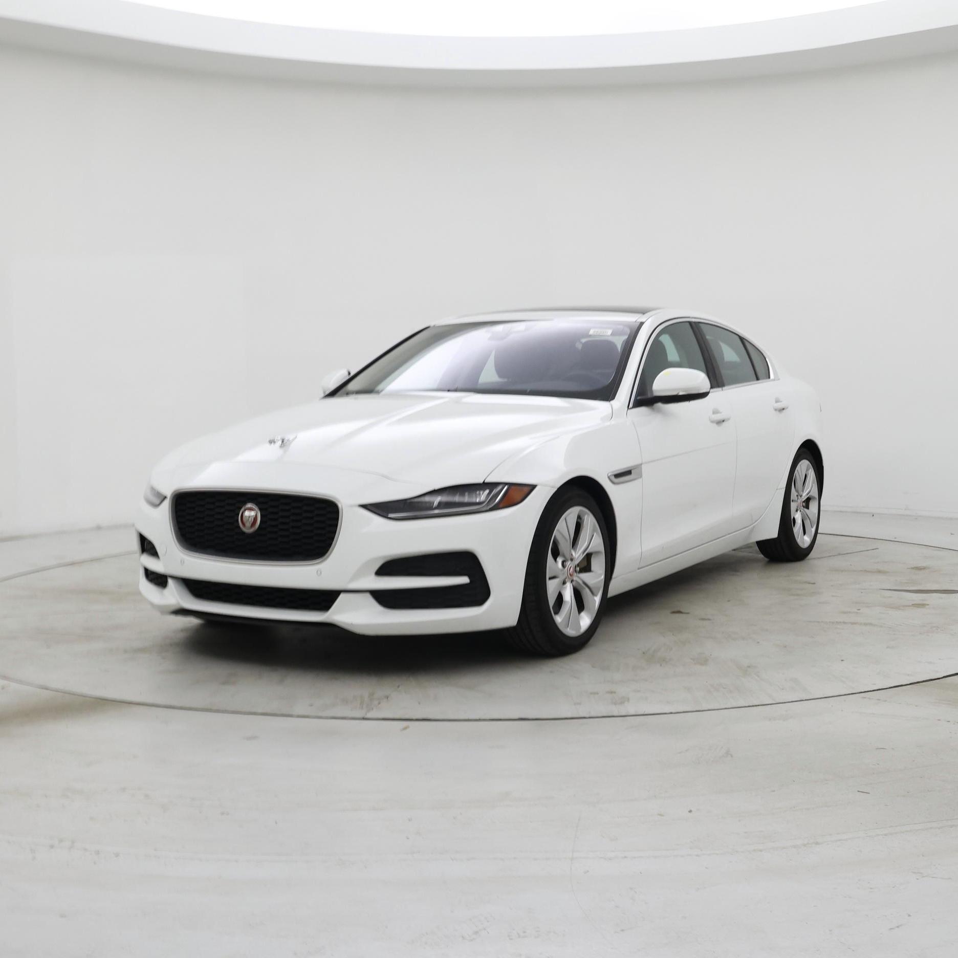 Thumbnail: 2020 Jaguar XE - 4