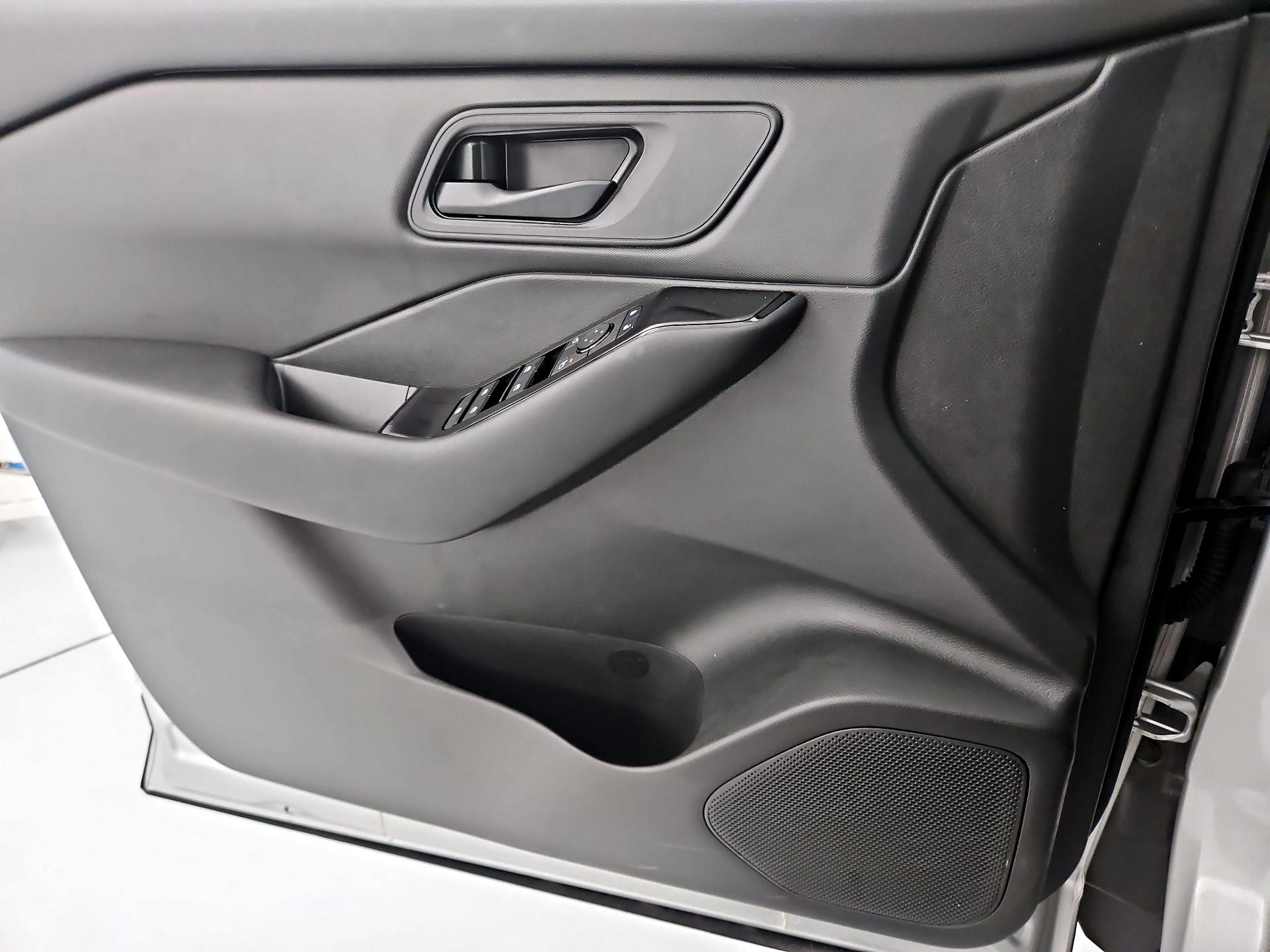 Thumbnail: 2025 Nissan Rogue - 12