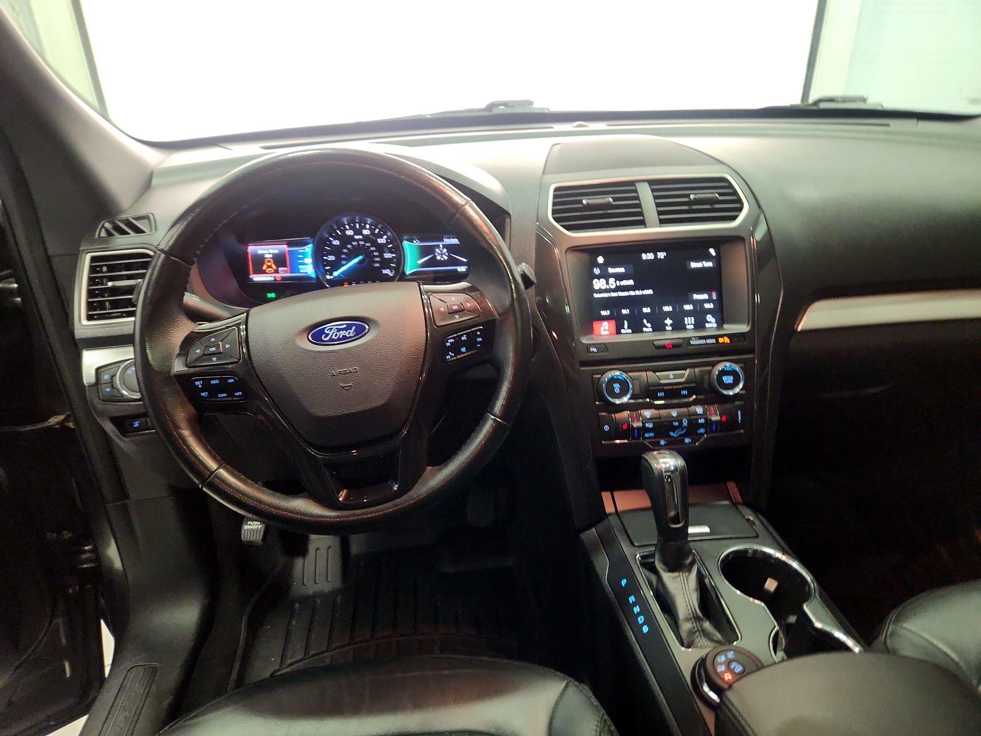 Thumbnail: 2017 Ford Explorer - 9