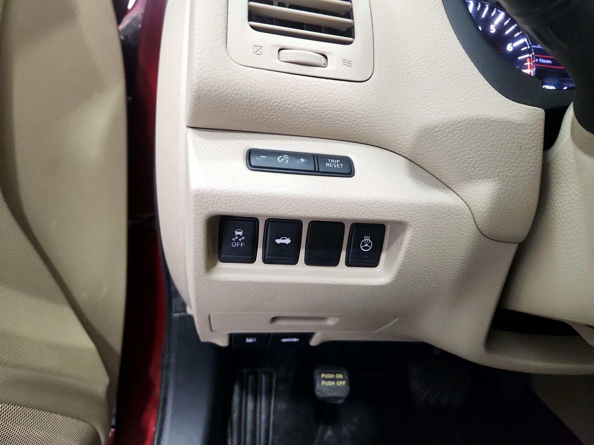 Thumbnail: 2015 Nissan Altima - 13