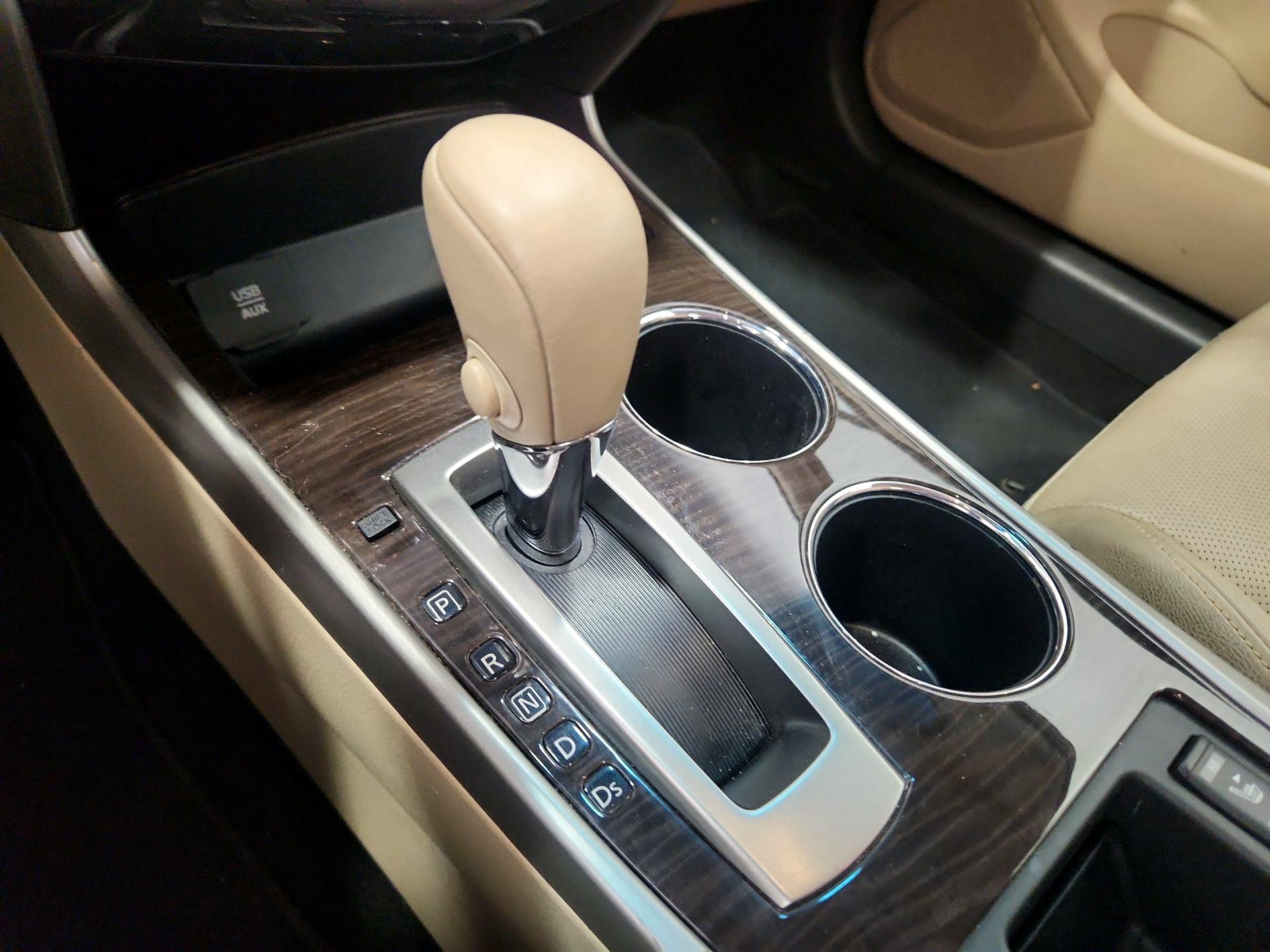 Thumbnail: 2015 Nissan Altima - 17