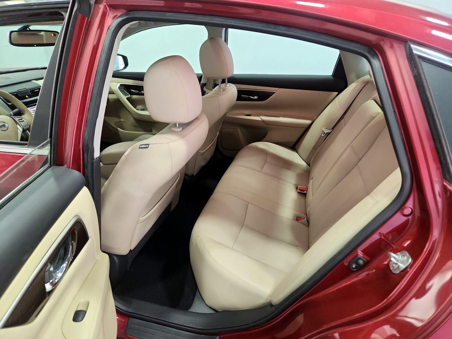 Thumbnail: 2015 Nissan Altima - 20