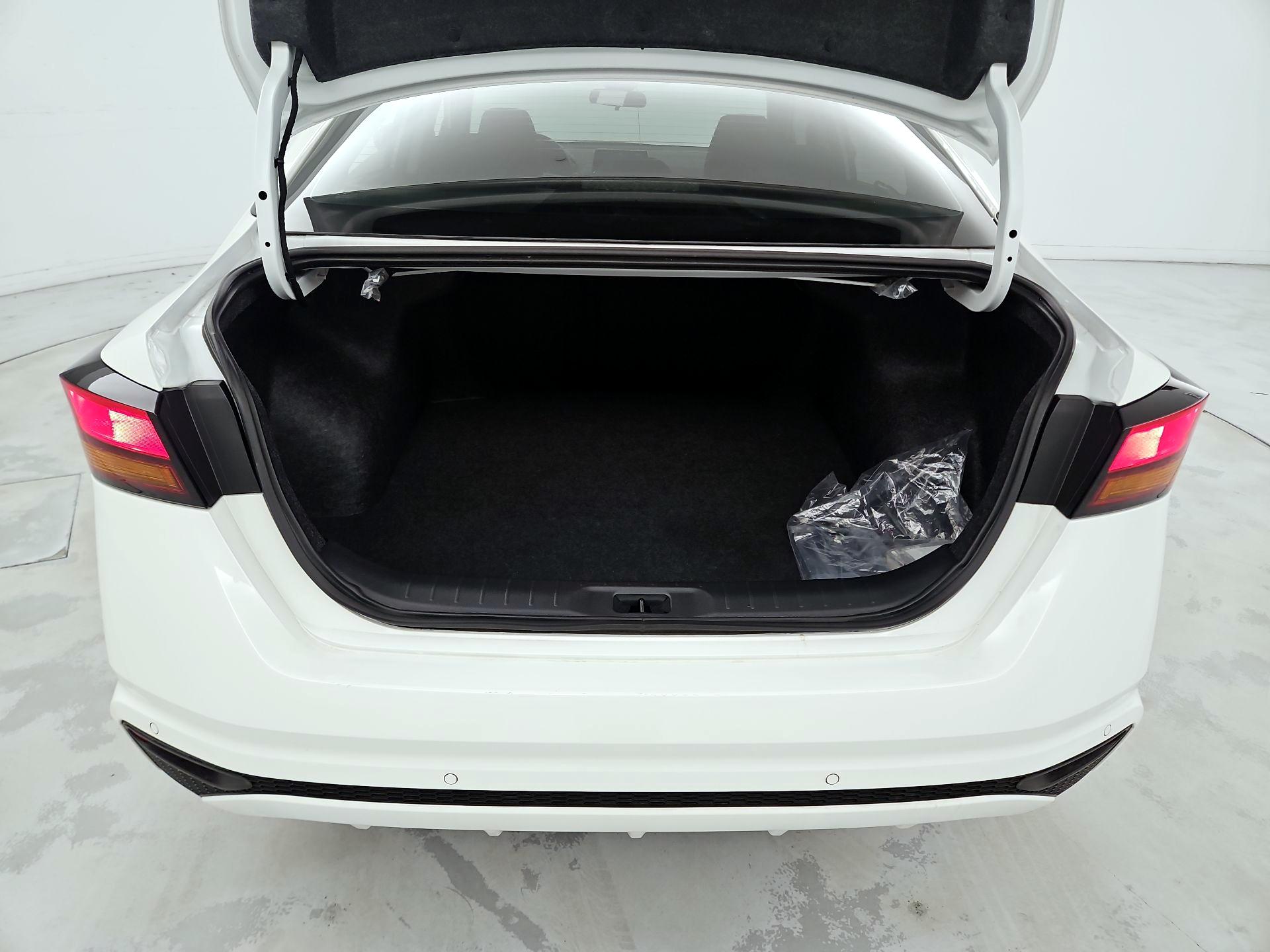 Thumbnail: 2025 Nissan Altima - 20