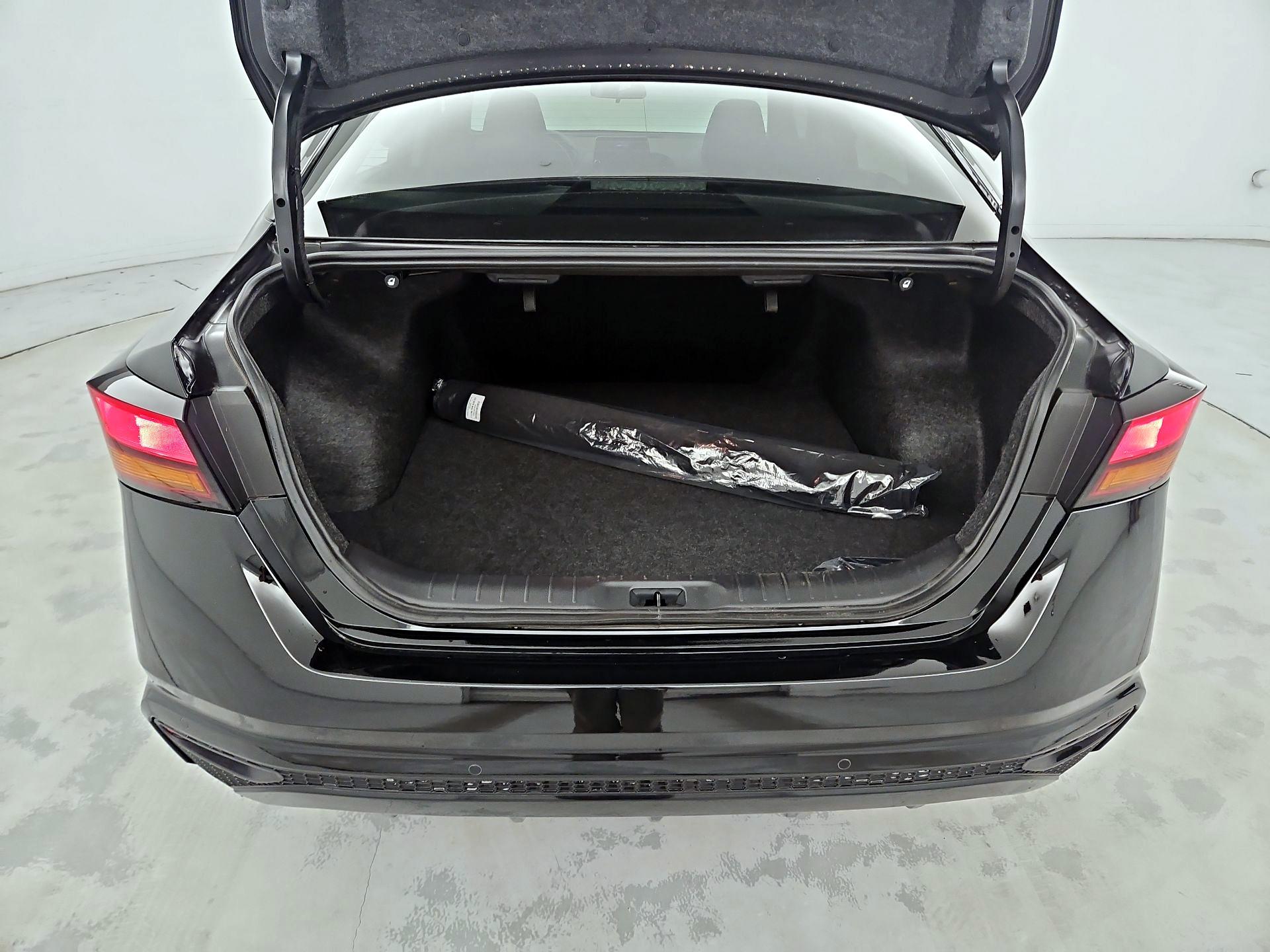 Thumbnail: 2025 Nissan Altima - 20