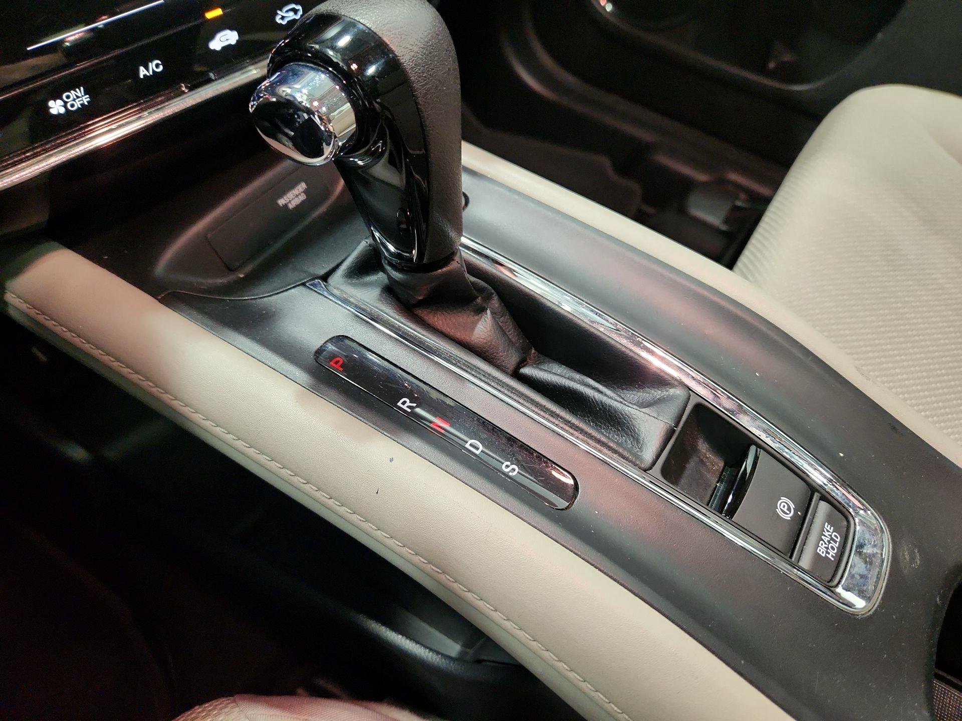 Thumbnail: 2017 Honda HR-V - 17