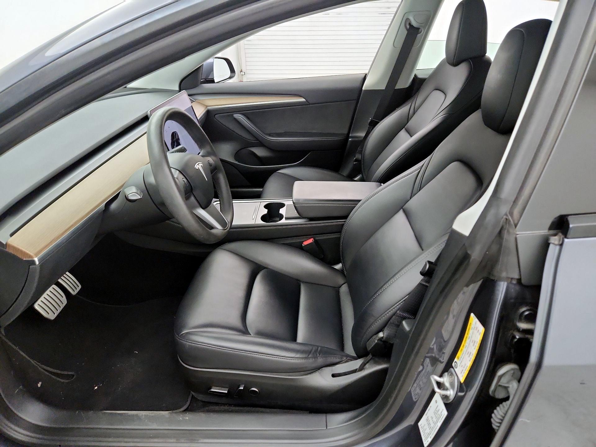 Thumbnail: 2023 Tesla Model 3 - 11