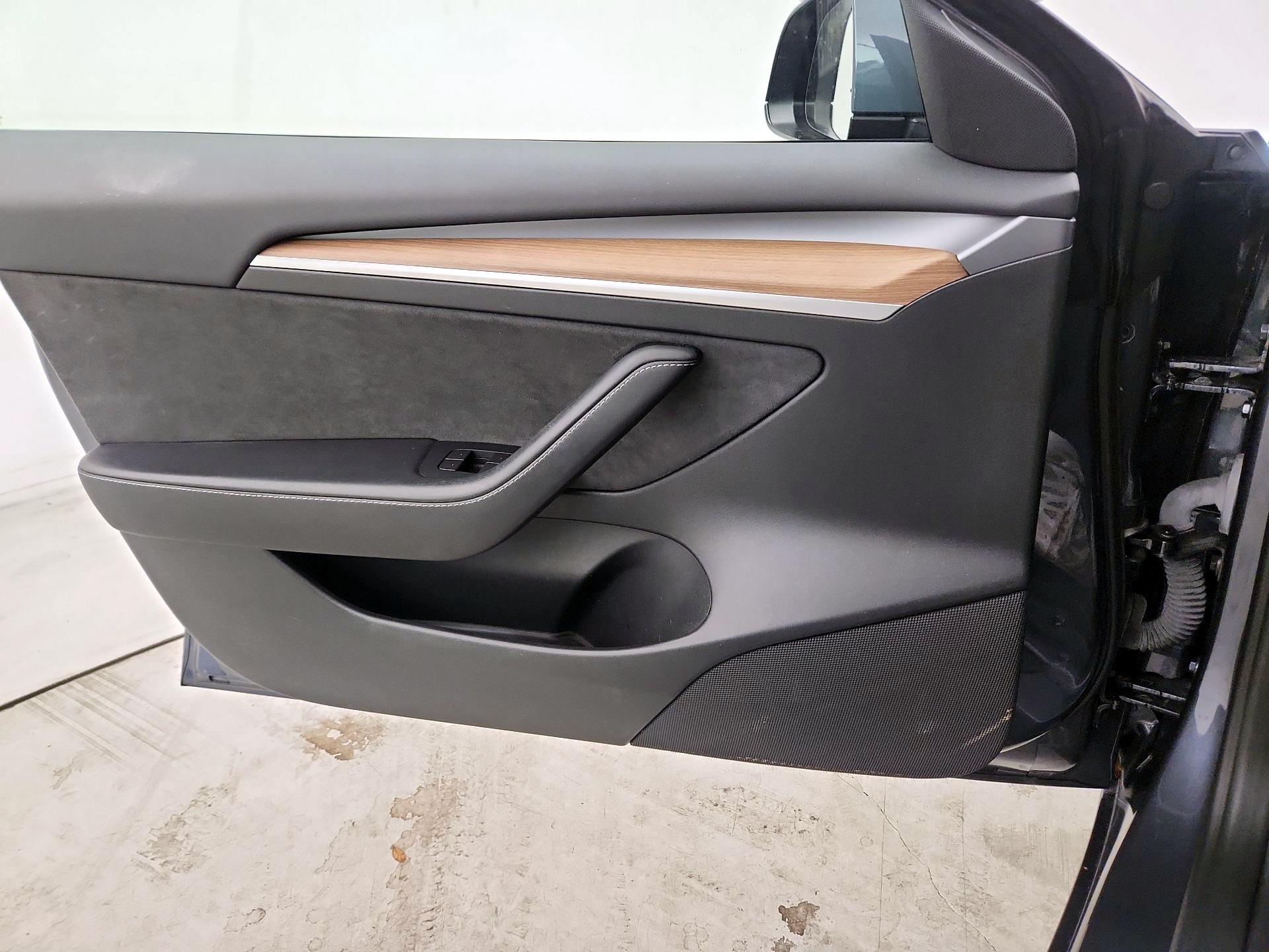 Thumbnail: 2023 Tesla Model 3 - 12