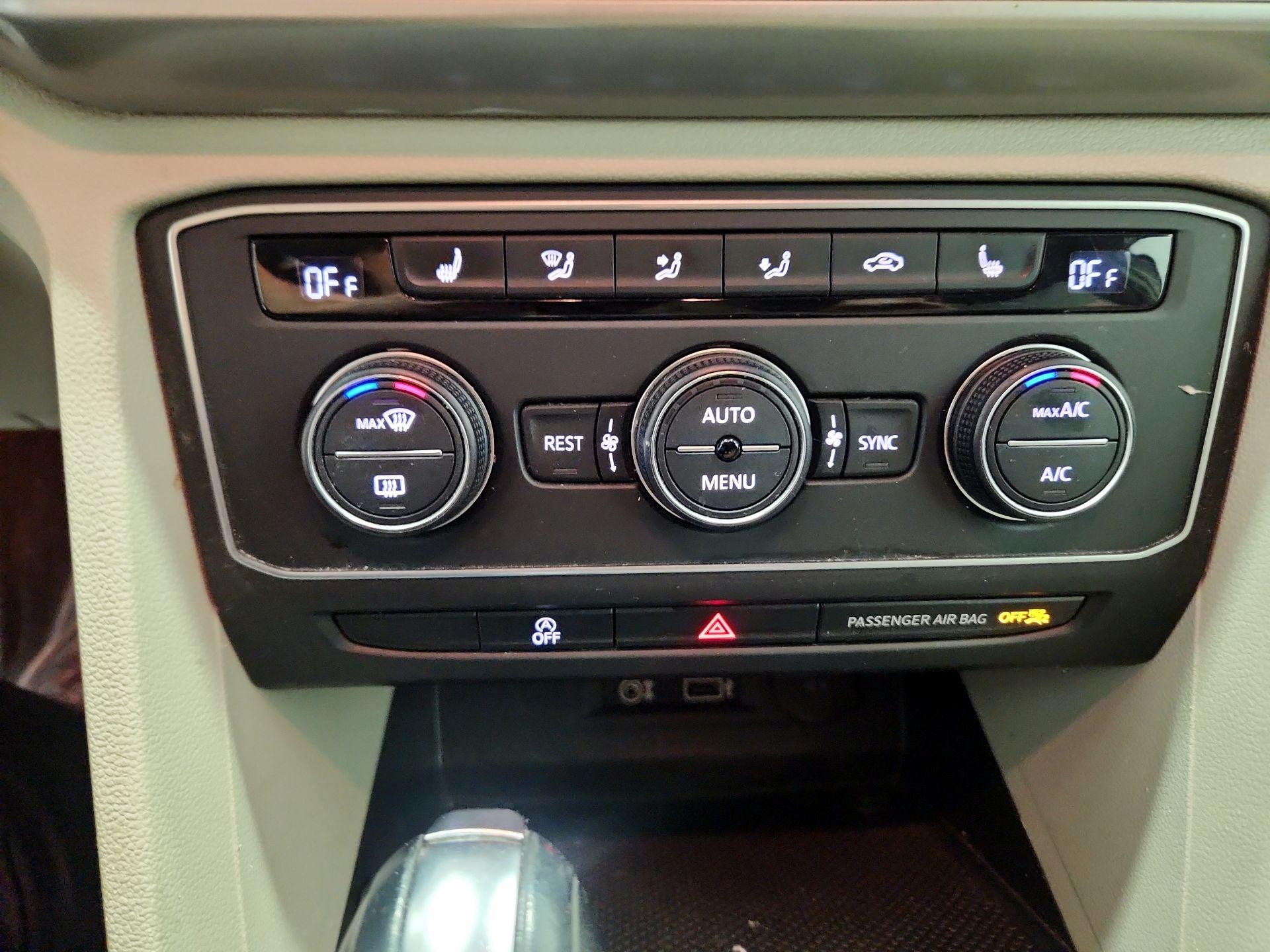 Thumbnail: 2019 Volkswagen Atlas - 16