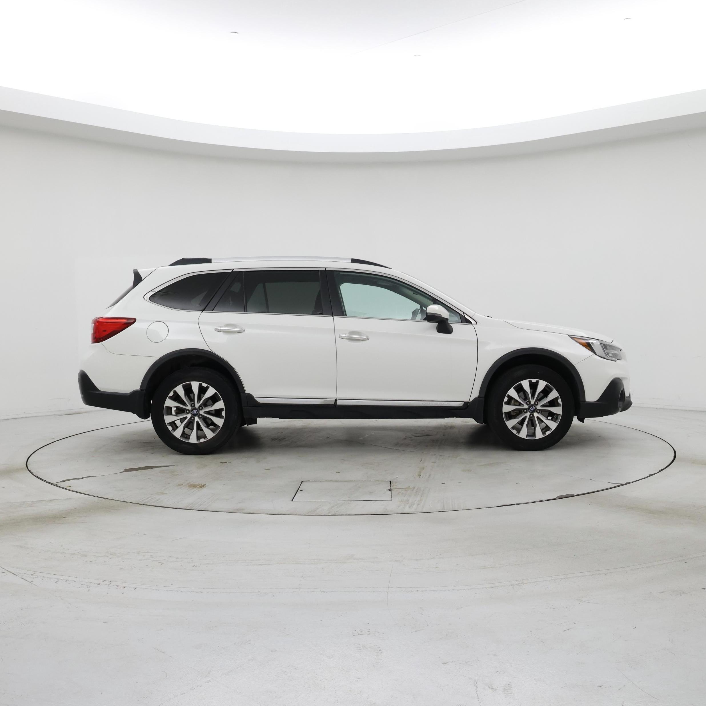 Thumbnail: 2018 Subaru Outback - 7