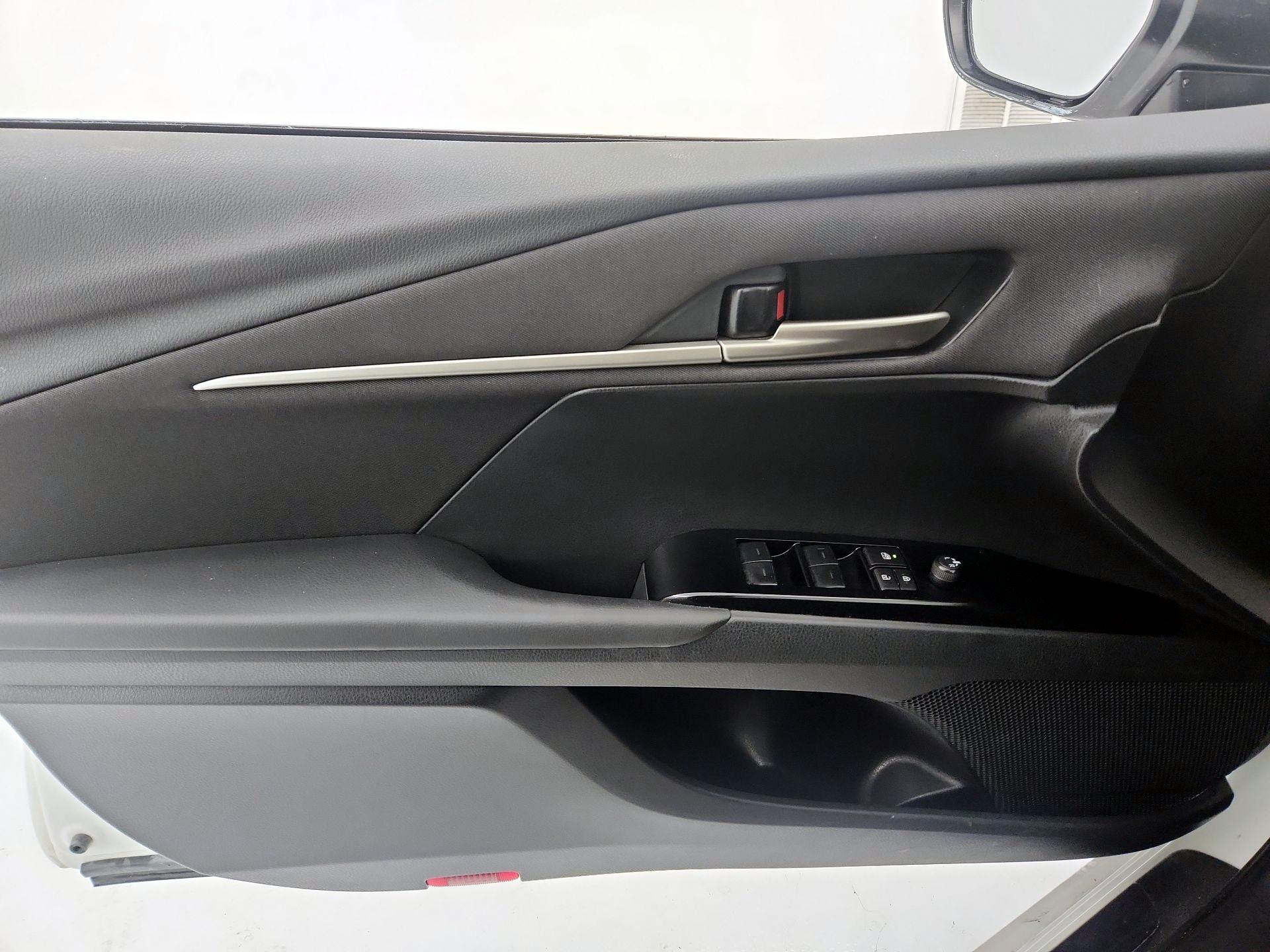 Thumbnail: 2025 Toyota Camry - 12