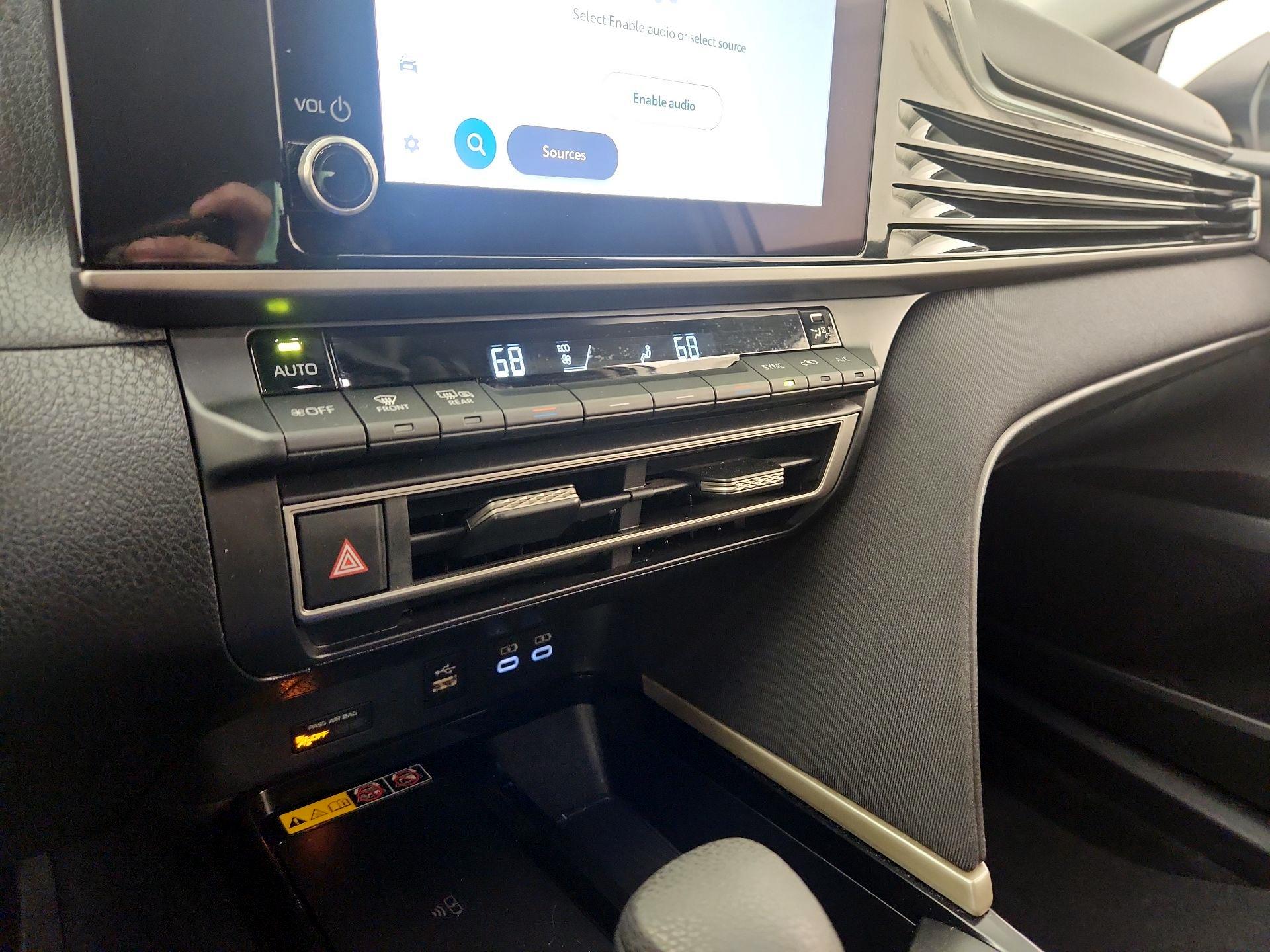 Thumbnail: 2025 Toyota Camry - 16