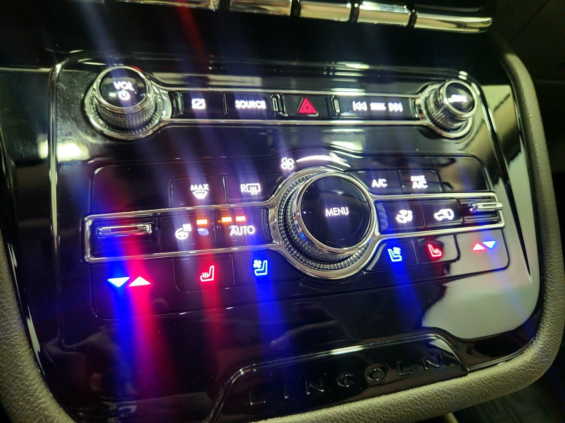 Thumbnail: 2022 Lincoln Corsair - 17