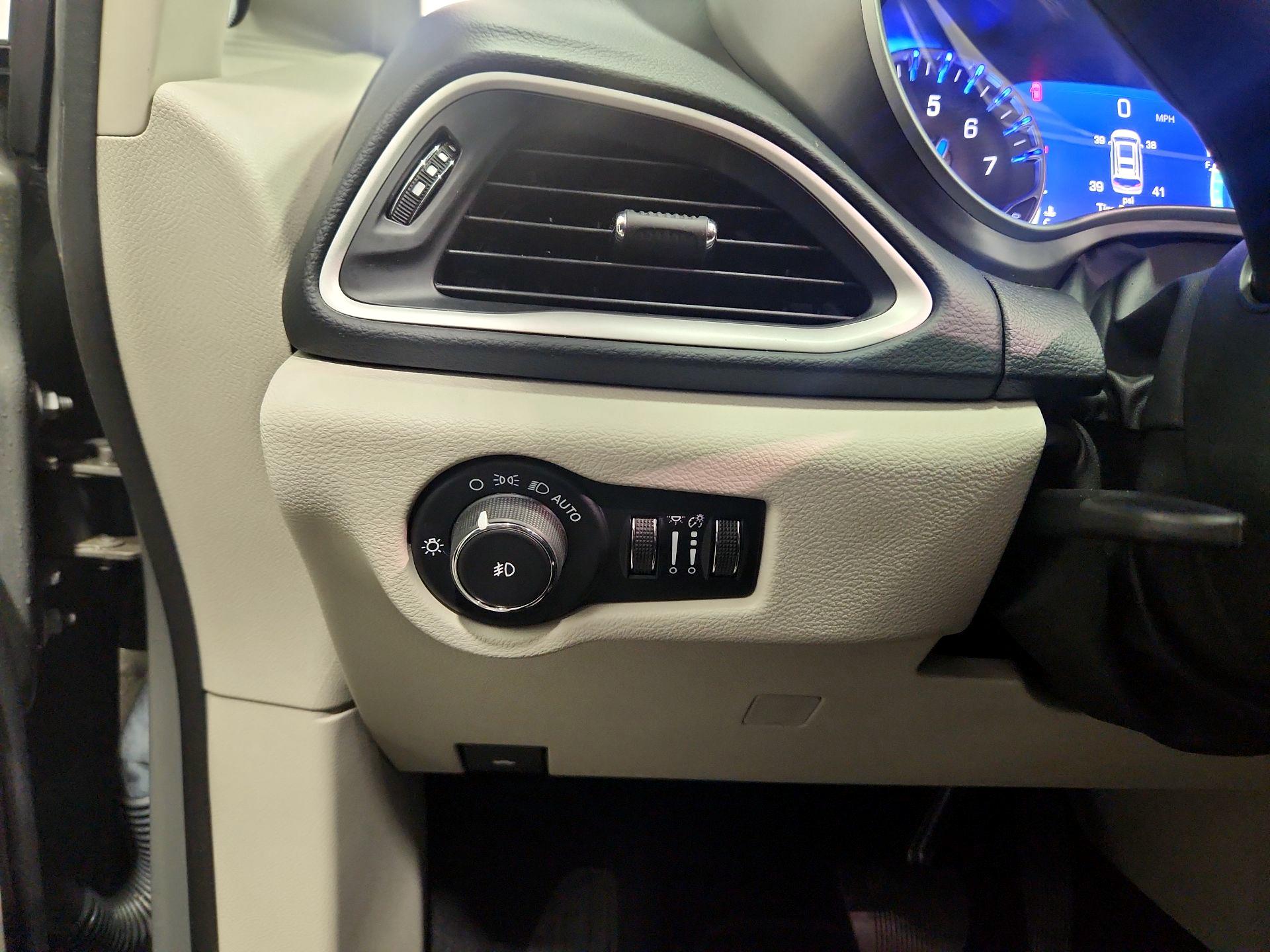 Thumbnail: 2023 Chrysler Pacifica - 13