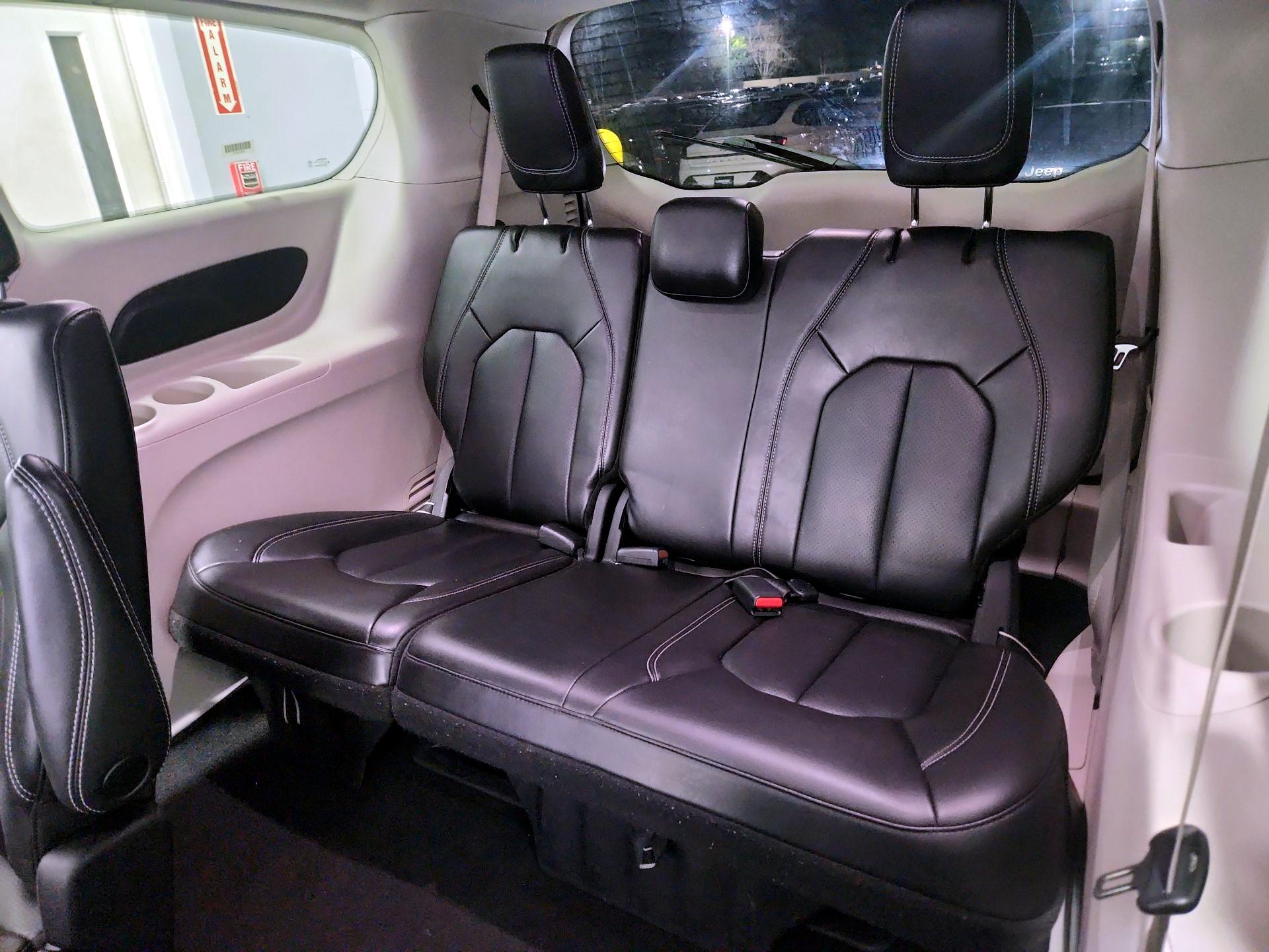 Thumbnail: 2023 Chrysler Pacifica - 20