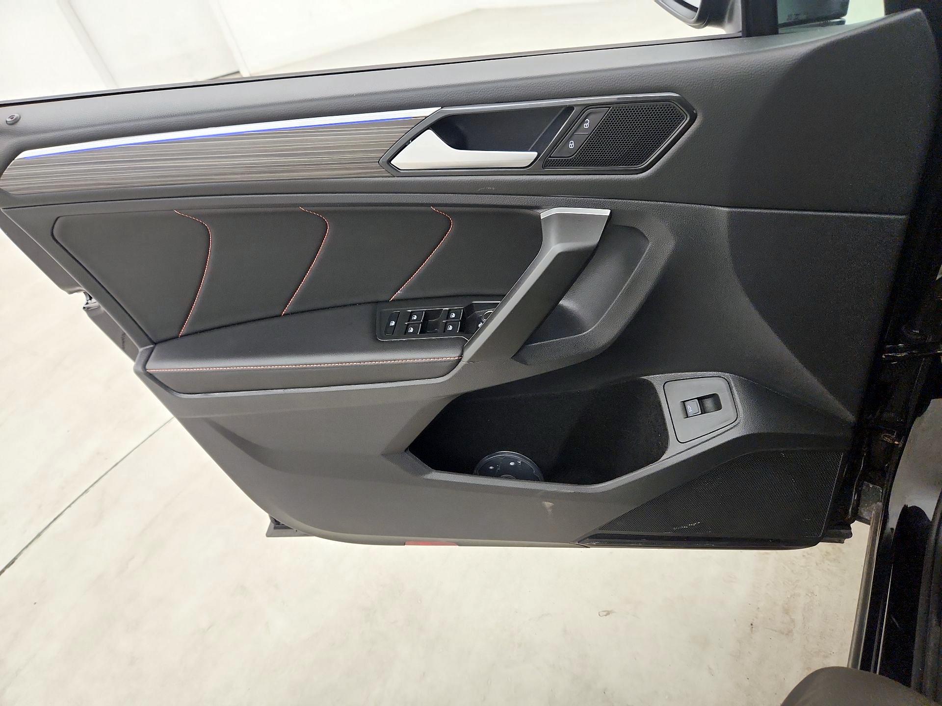 Thumbnail: 2024 Volkswagen Tiguan - 12