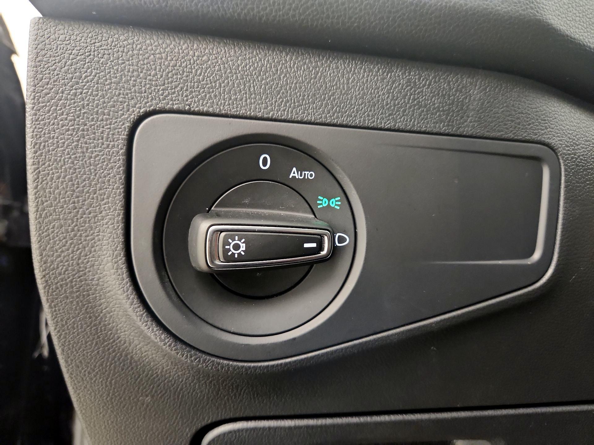 Thumbnail: 2024 Volkswagen Tiguan - 13