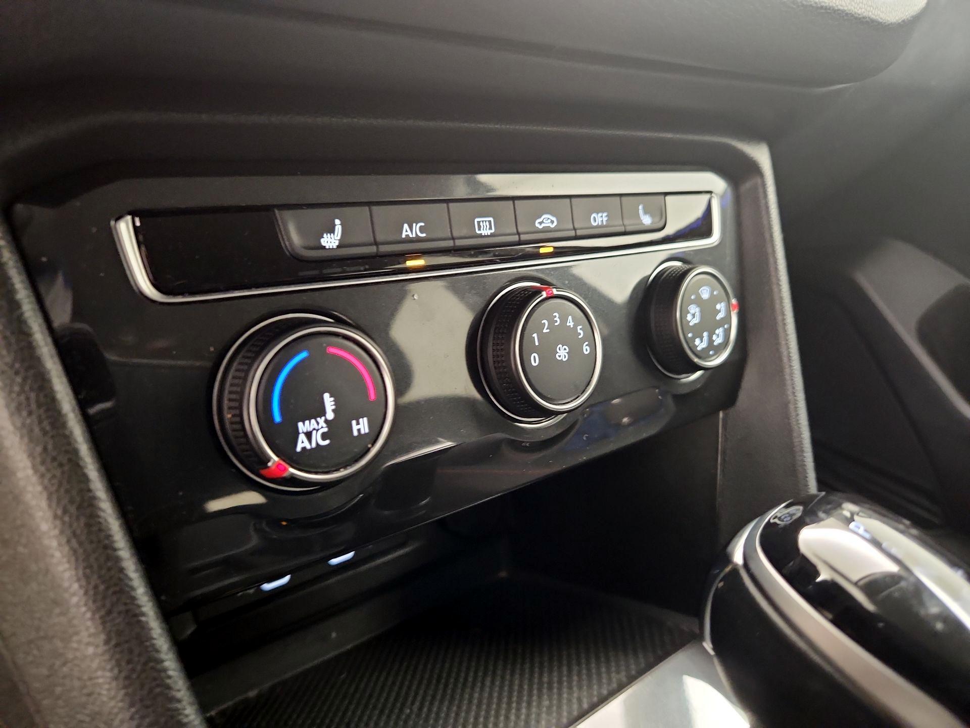 Thumbnail: 2024 Volkswagen Tiguan - 16