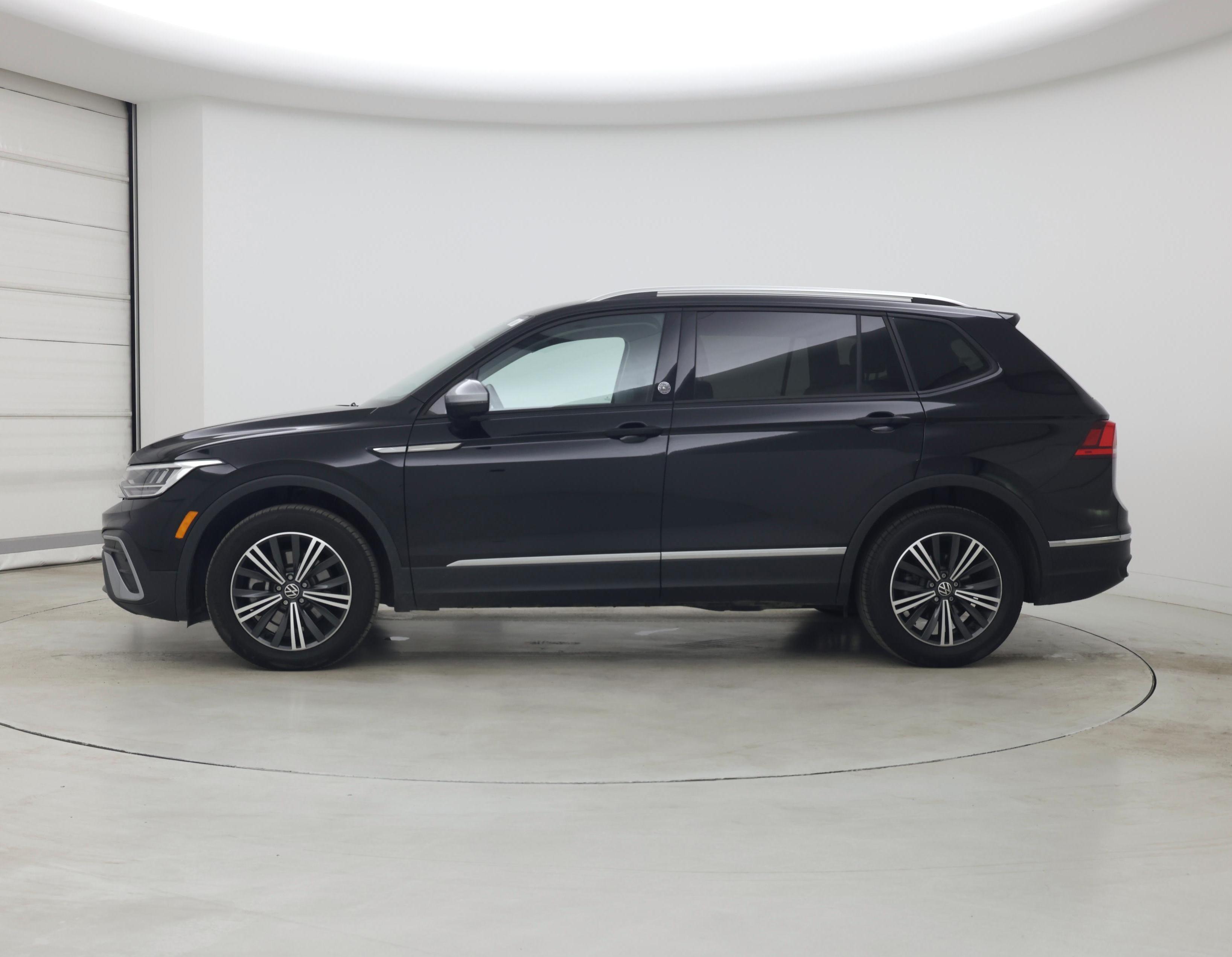 Thumbnail: 2024 Volkswagen Tiguan - 3