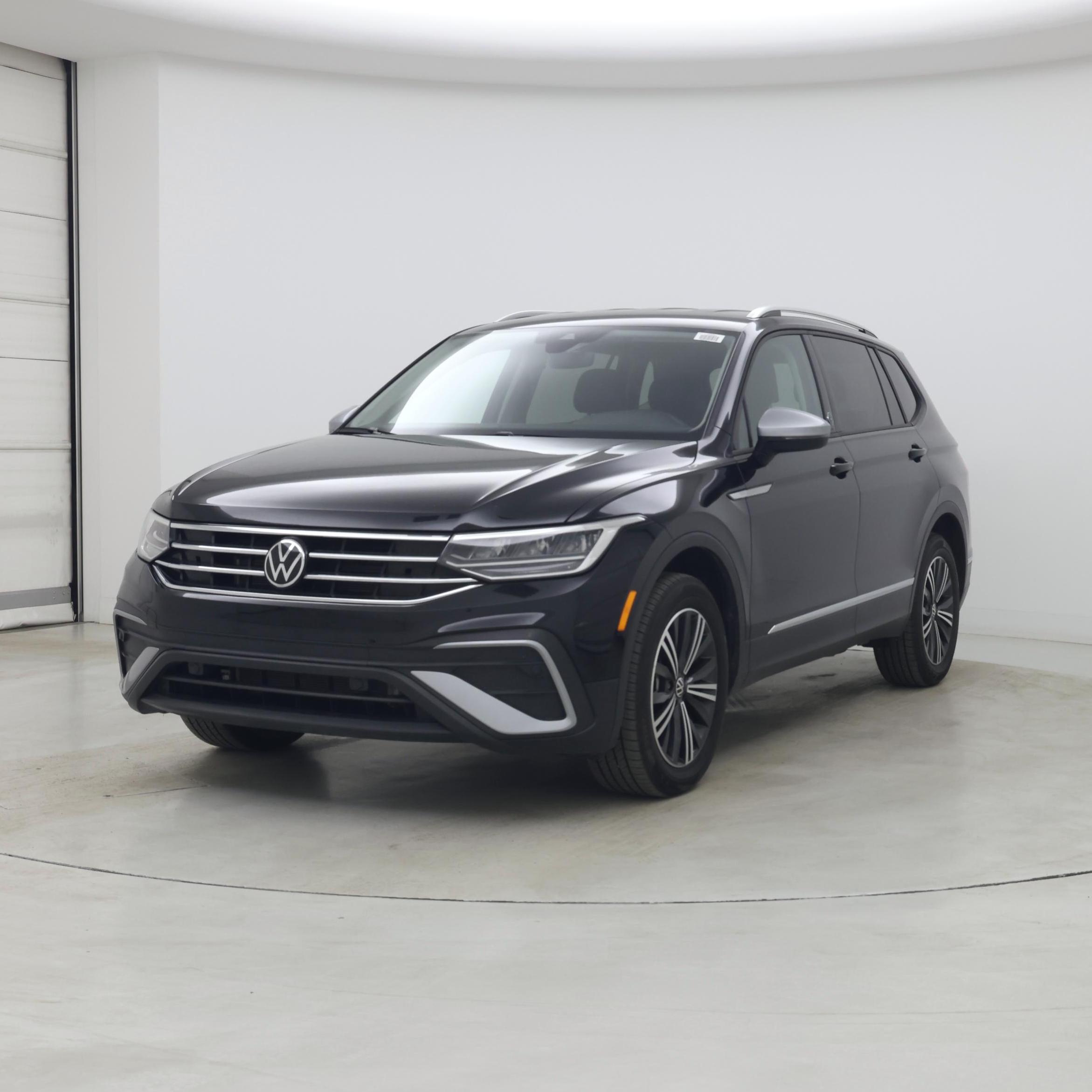 Thumbnail: 2024 Volkswagen Tiguan - 4