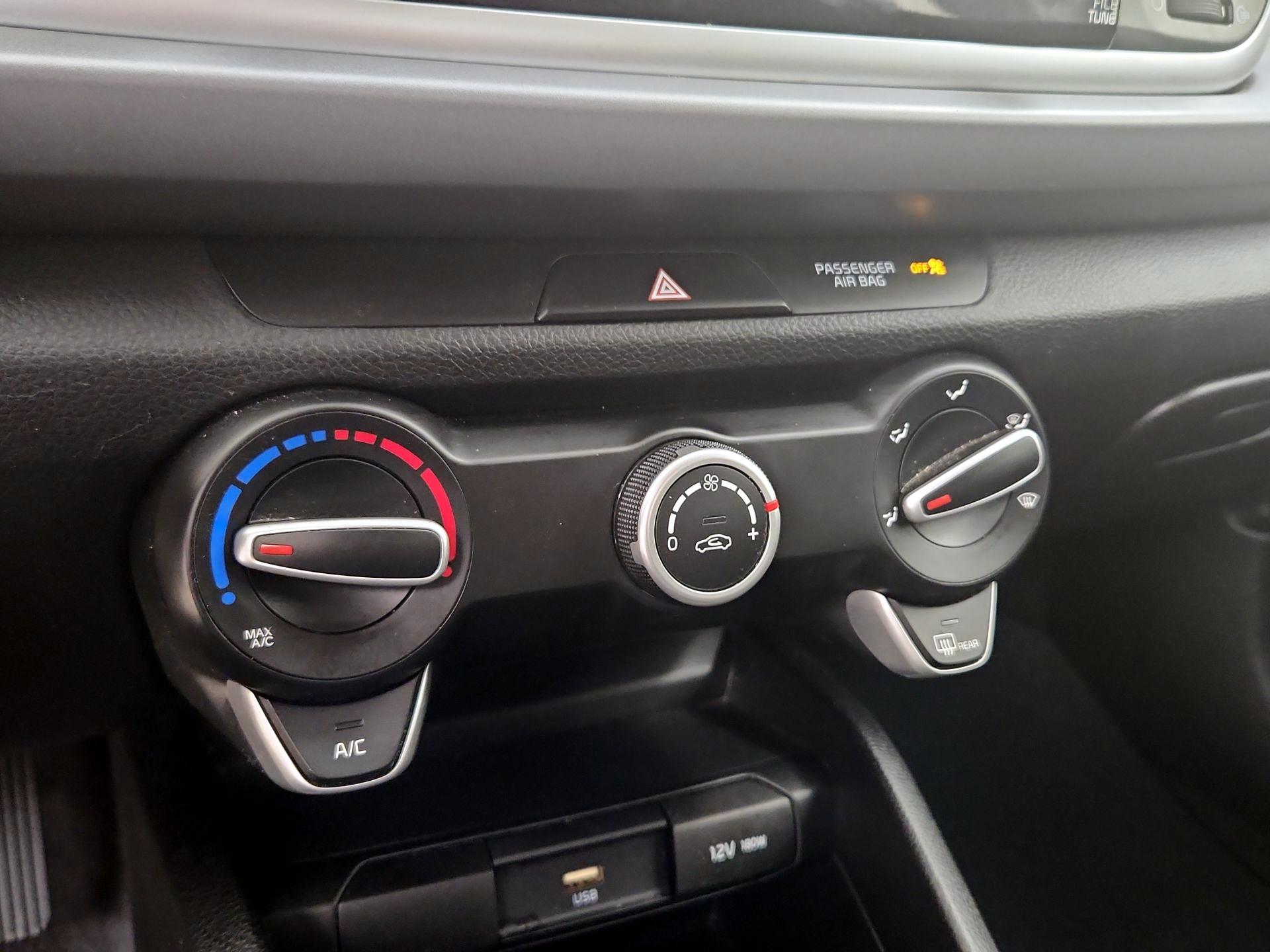 Thumbnail: 2023 Kia Rio - 16