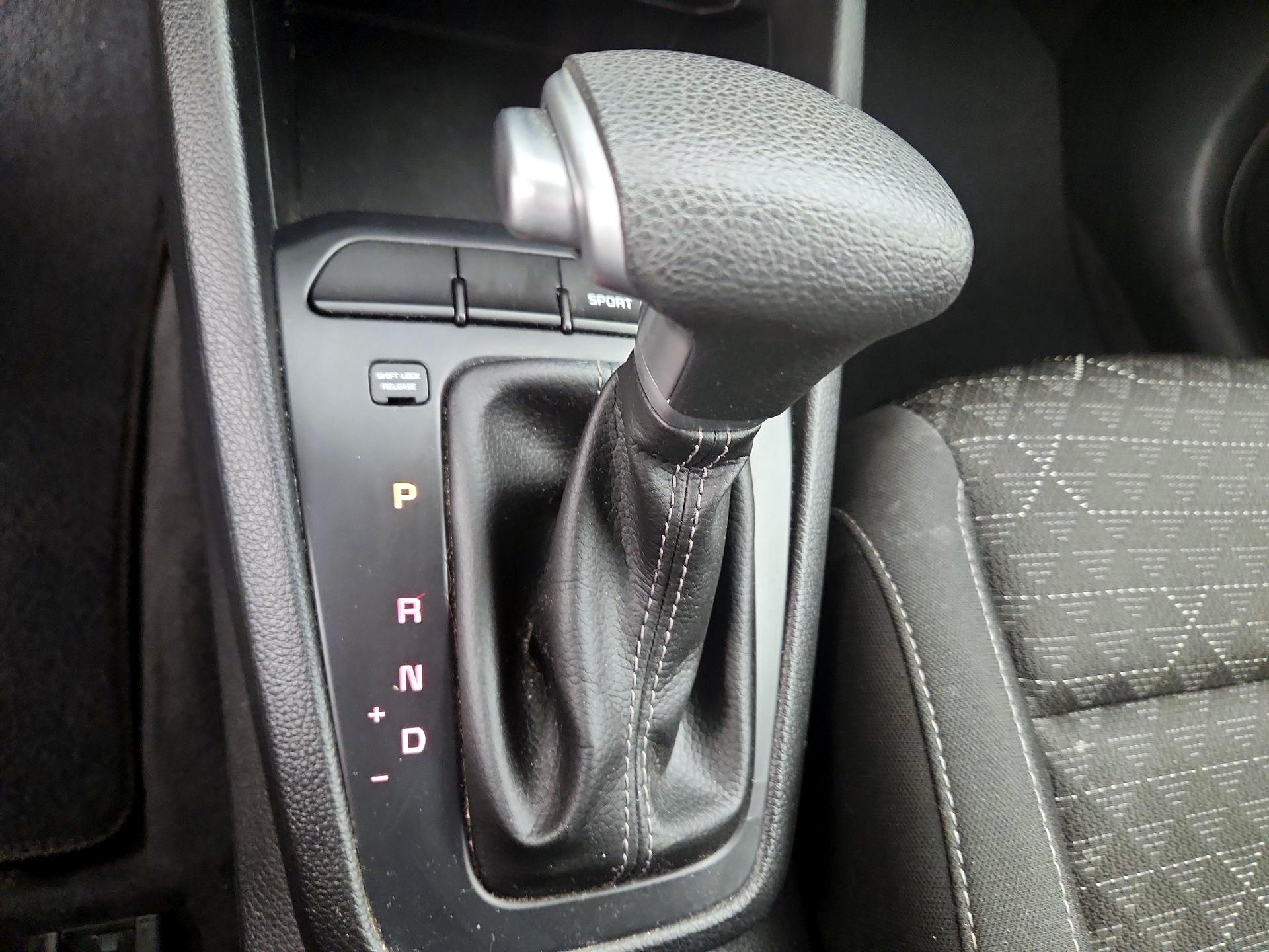 Thumbnail: 2023 Kia Rio - 17