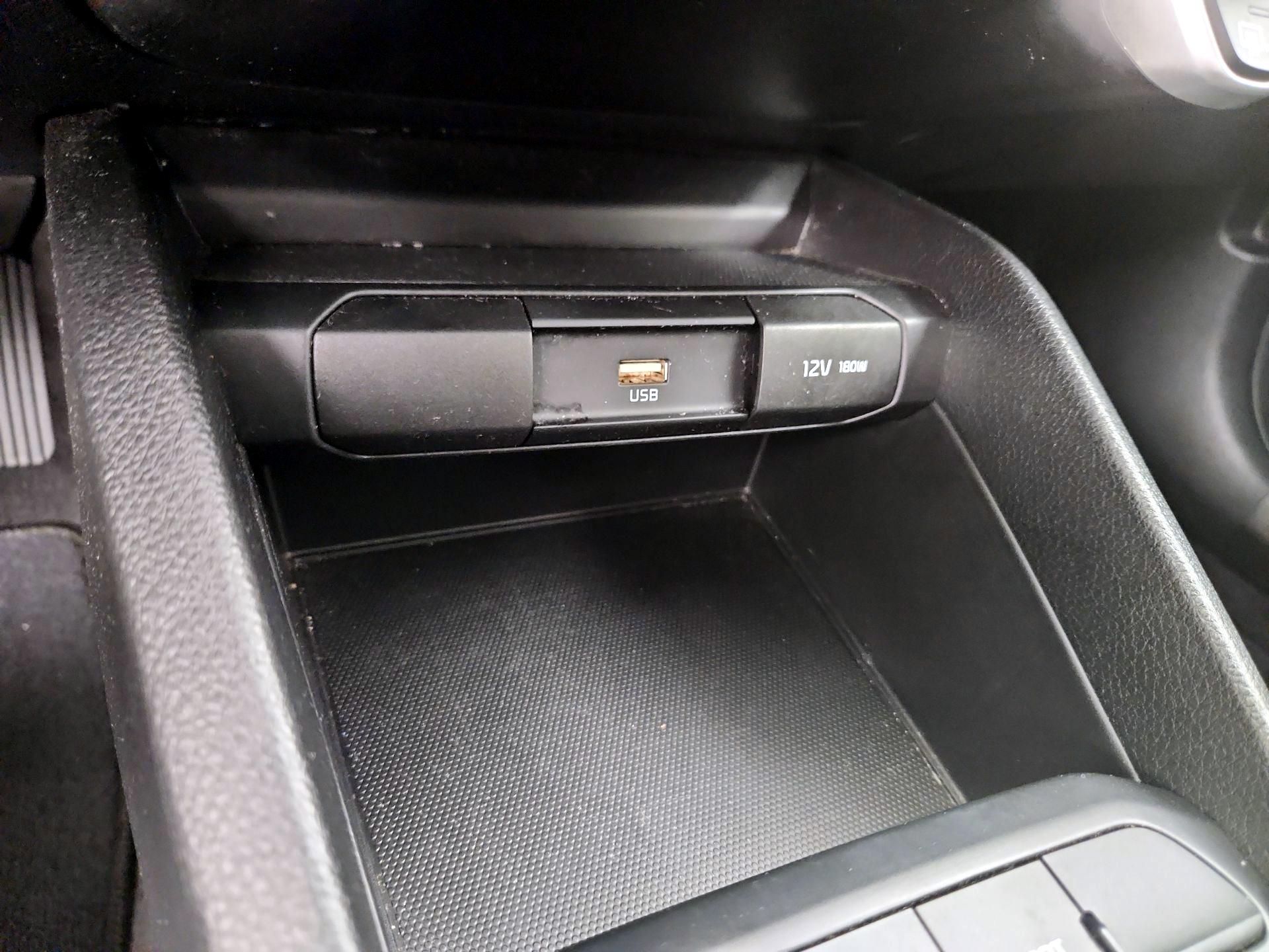 Thumbnail: 2023 Kia Rio - 18