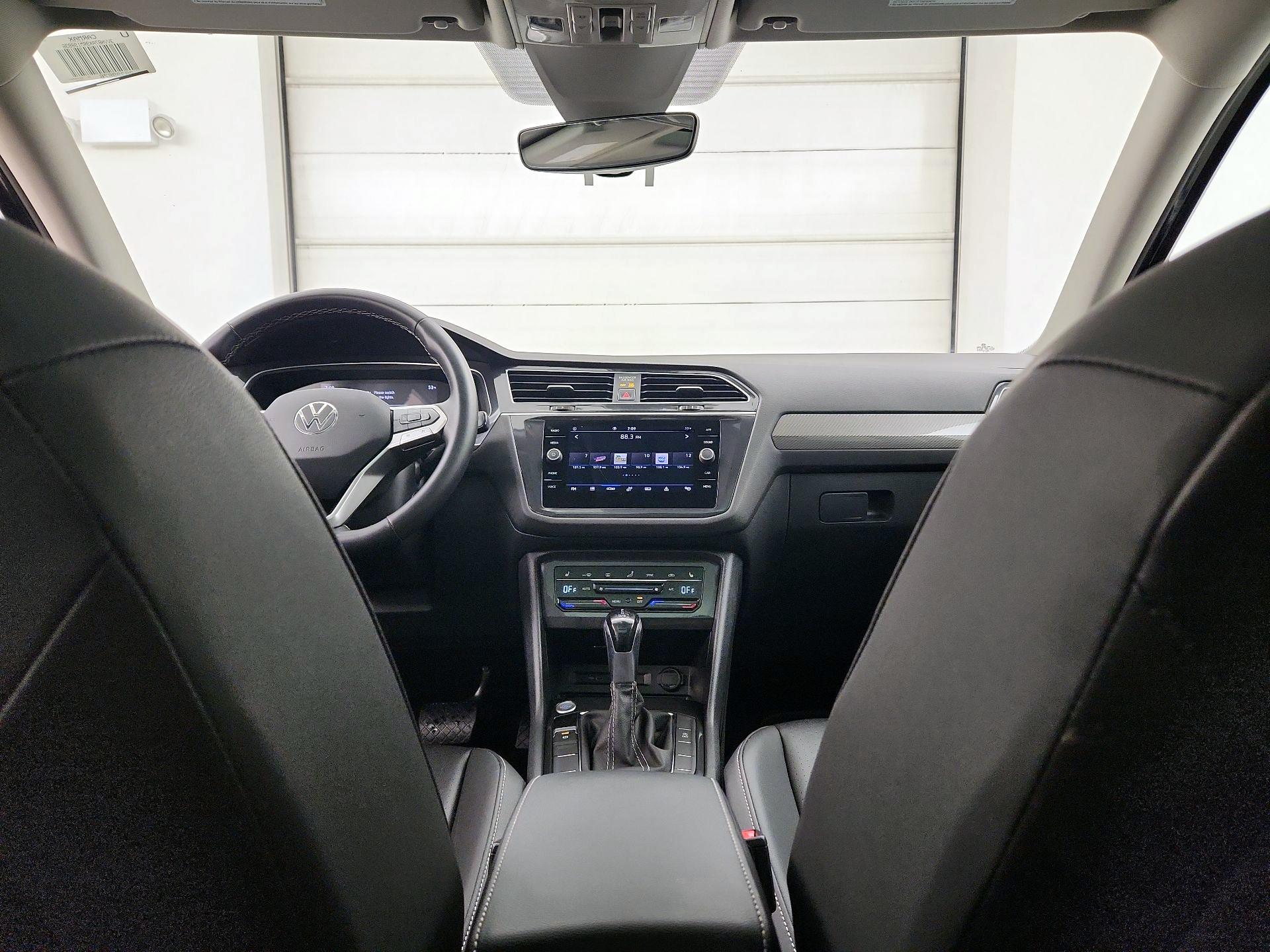 Thumbnail: 2024 Volkswagen Tiguan - 9