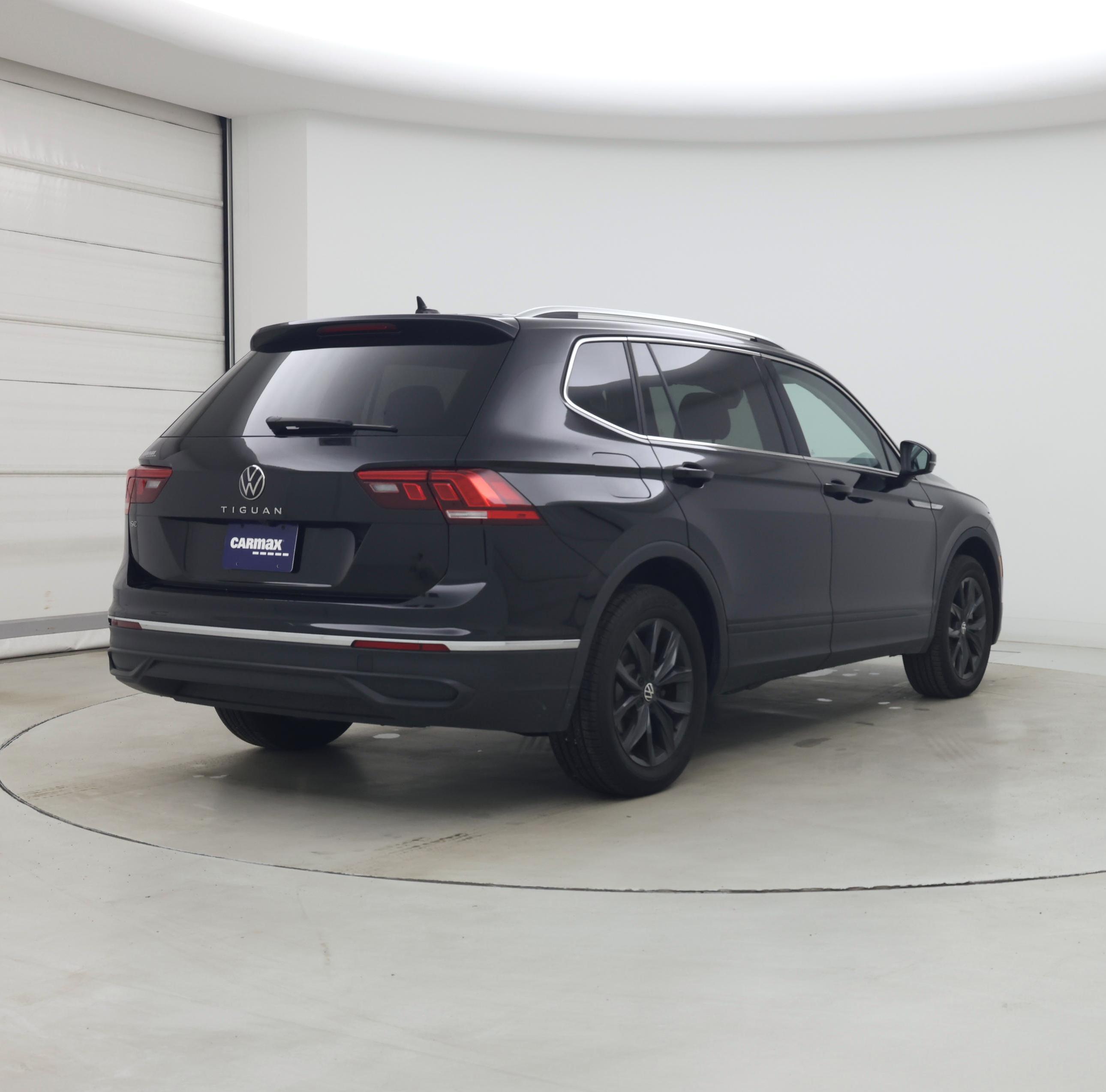 Thumbnail: 2024 Volkswagen Tiguan - 8