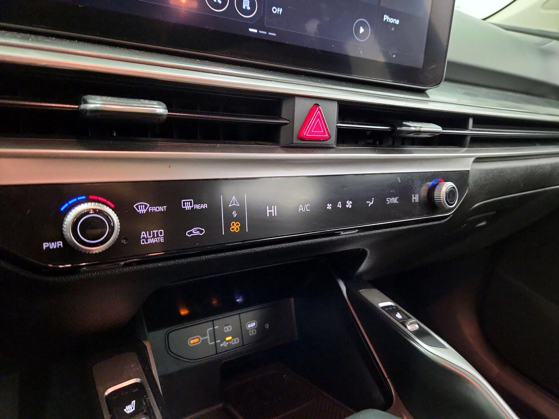 Thumbnail: 2024 Kia Sorento - 17