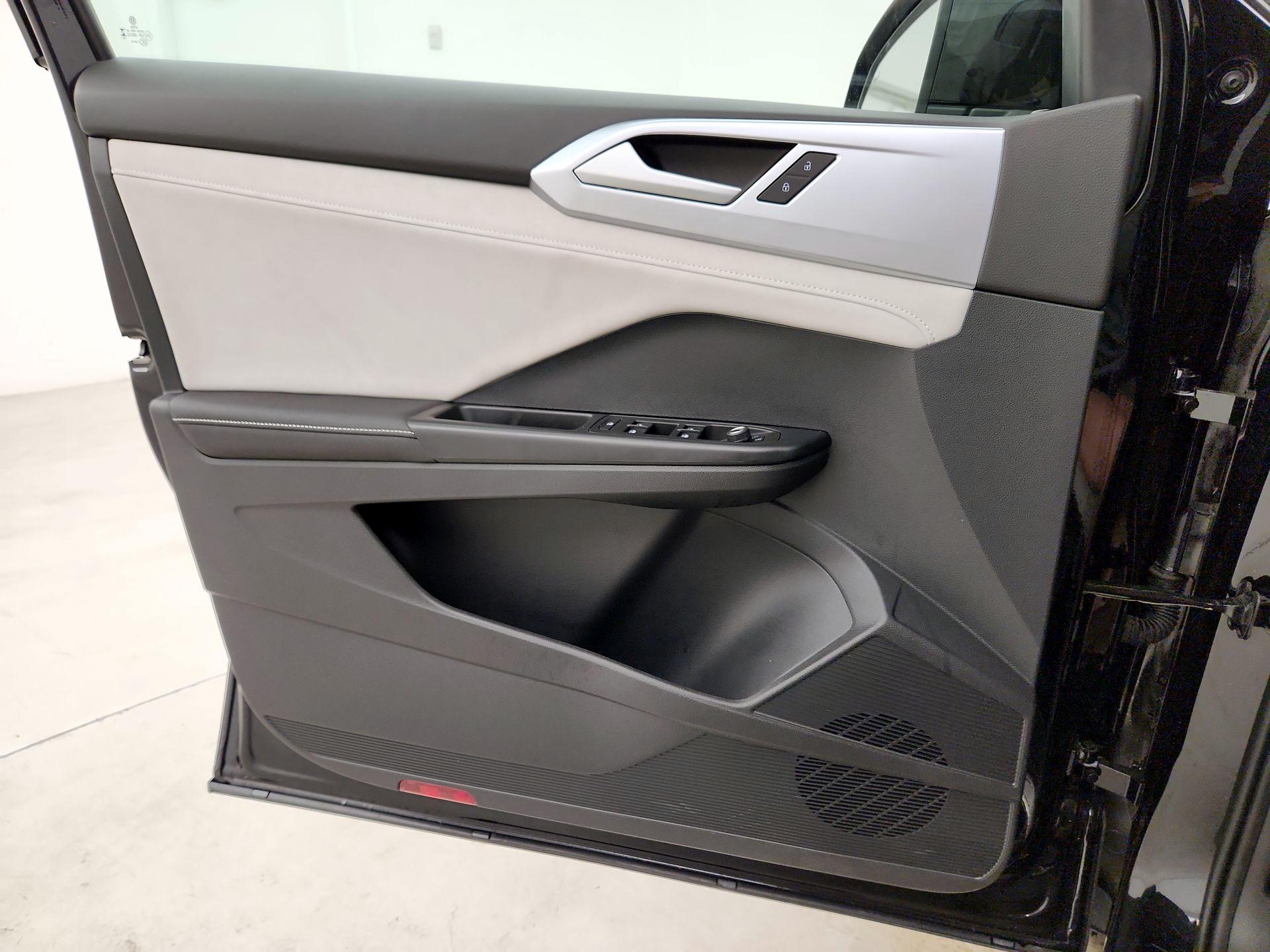 Thumbnail: 2025 Volkswagen Taos - 10