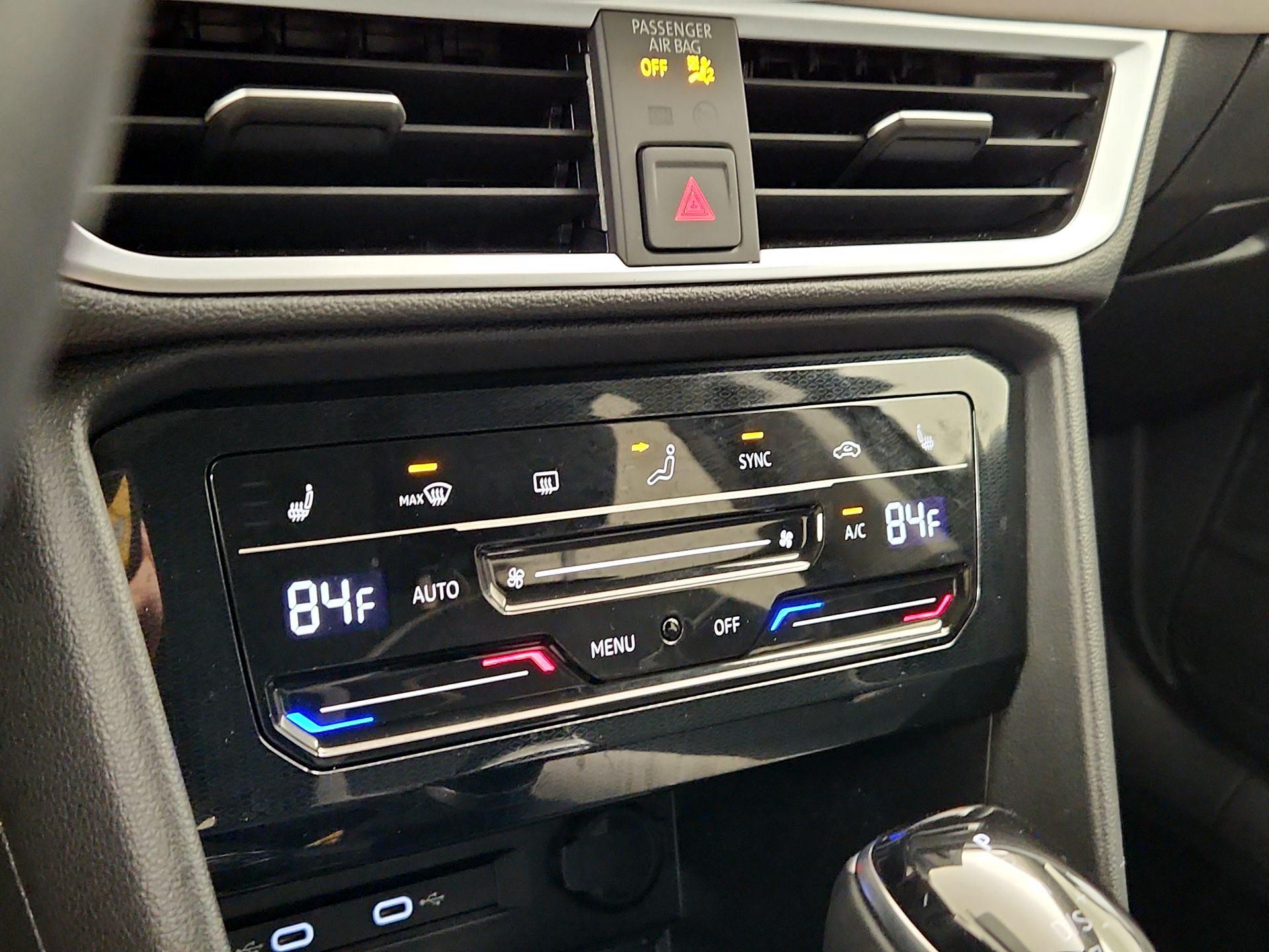 Thumbnail: 2025 Volkswagen Taos - 14