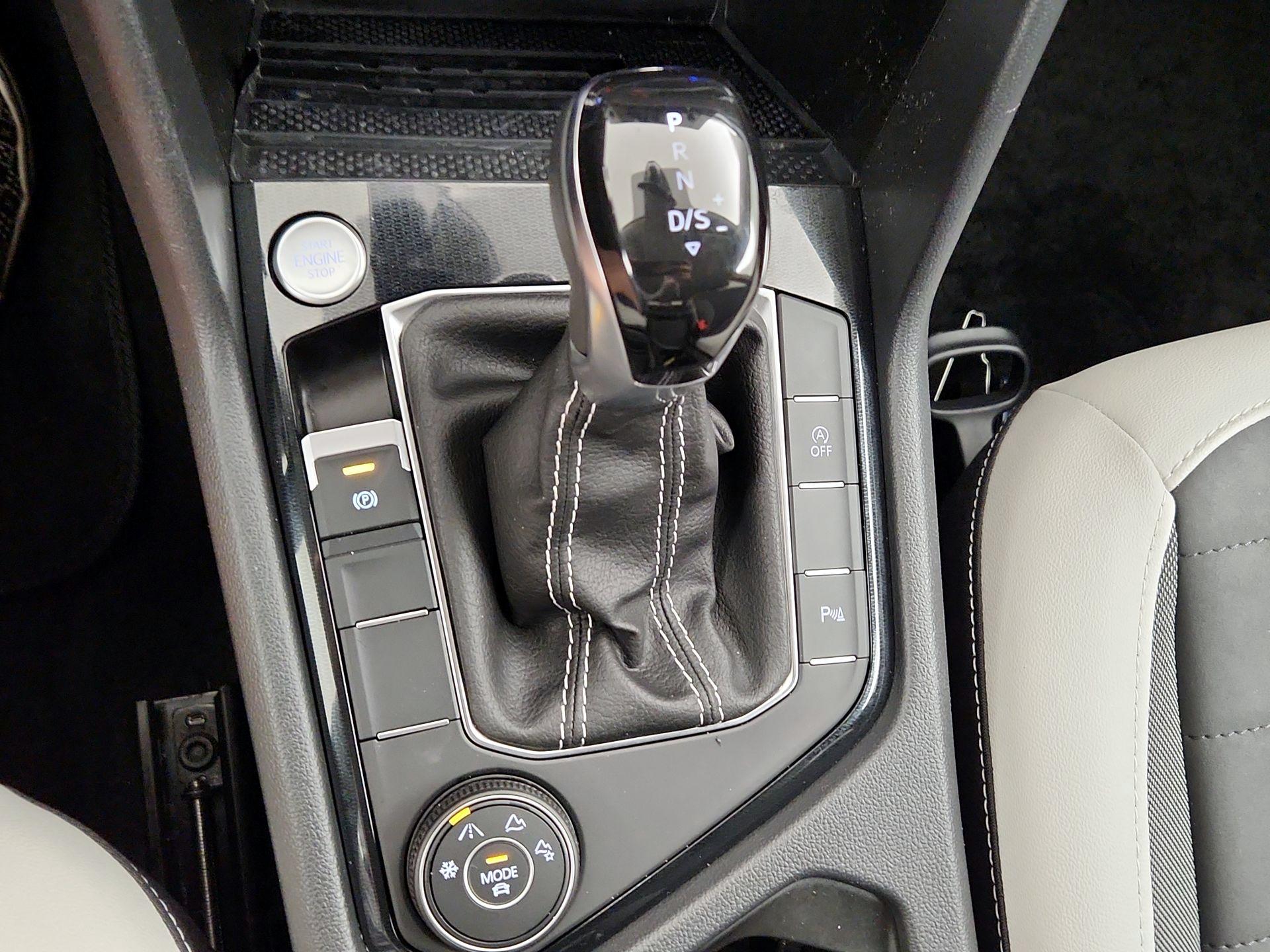 Thumbnail: 2025 Volkswagen Taos - 15