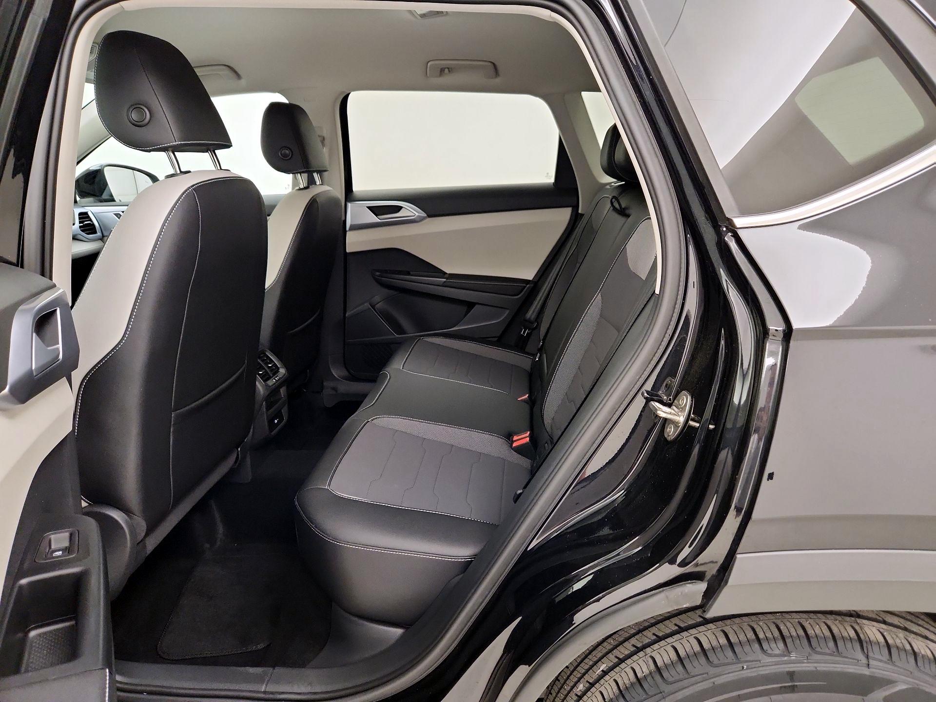 Thumbnail: 2025 Volkswagen Taos - 17