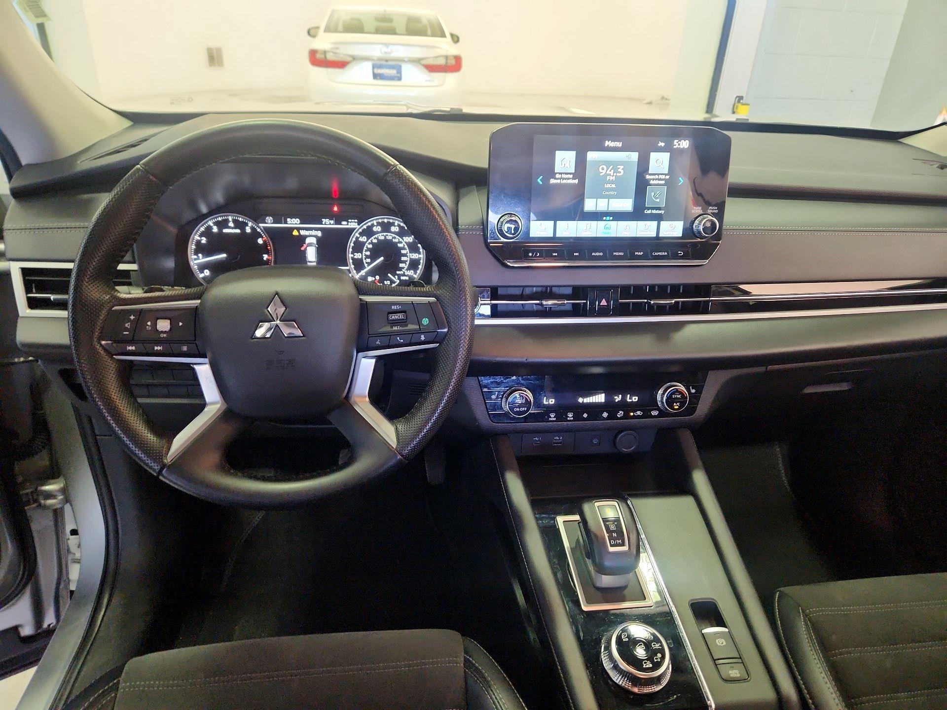 Thumbnail: 2024 Mitsubishi Outlander - 9