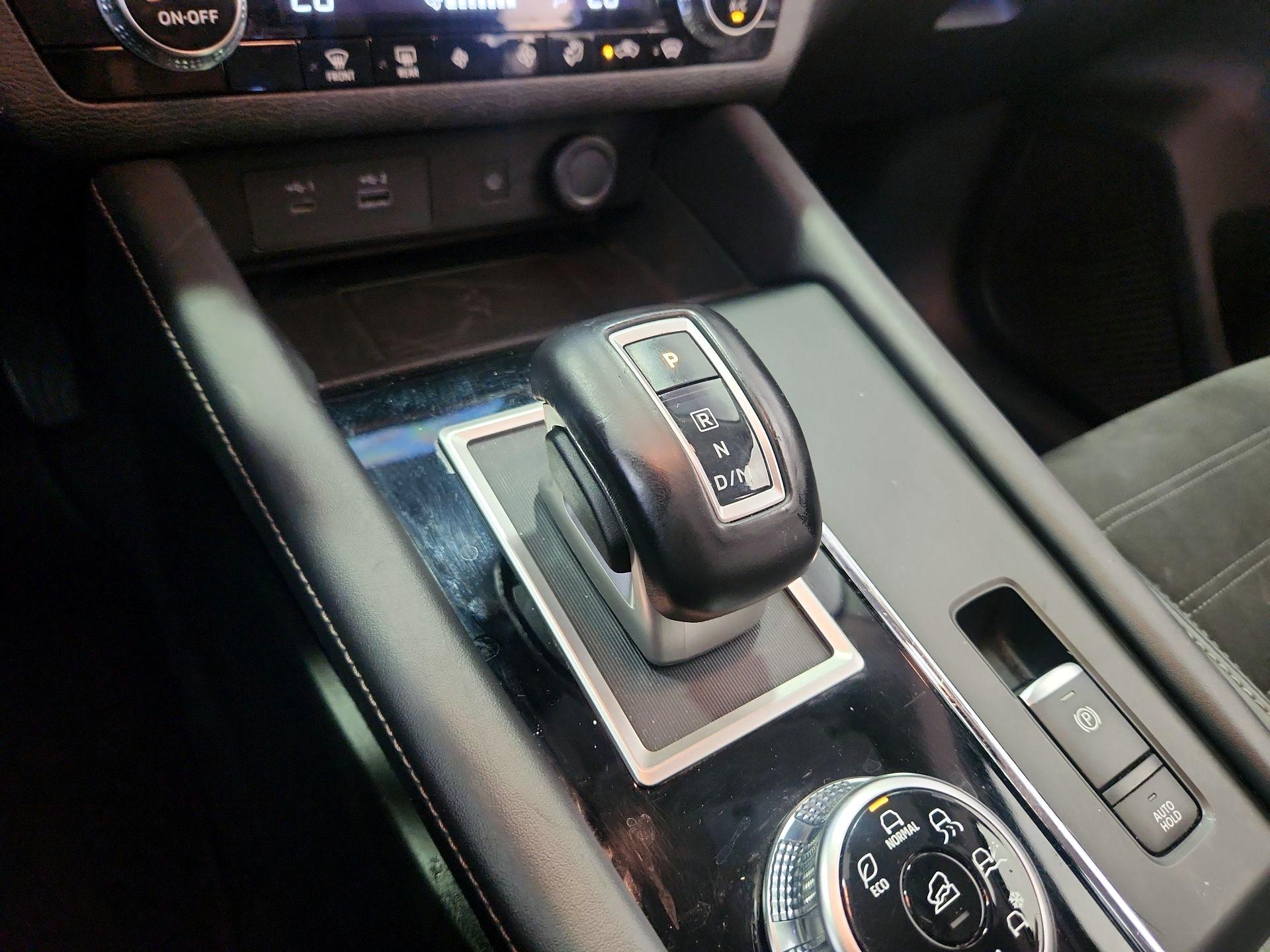 Thumbnail: 2024 Mitsubishi Outlander - 18