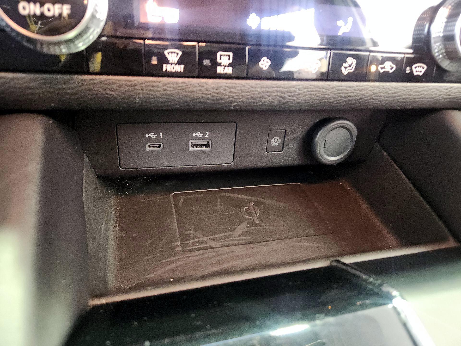 Thumbnail: 2024 Mitsubishi Outlander - 19