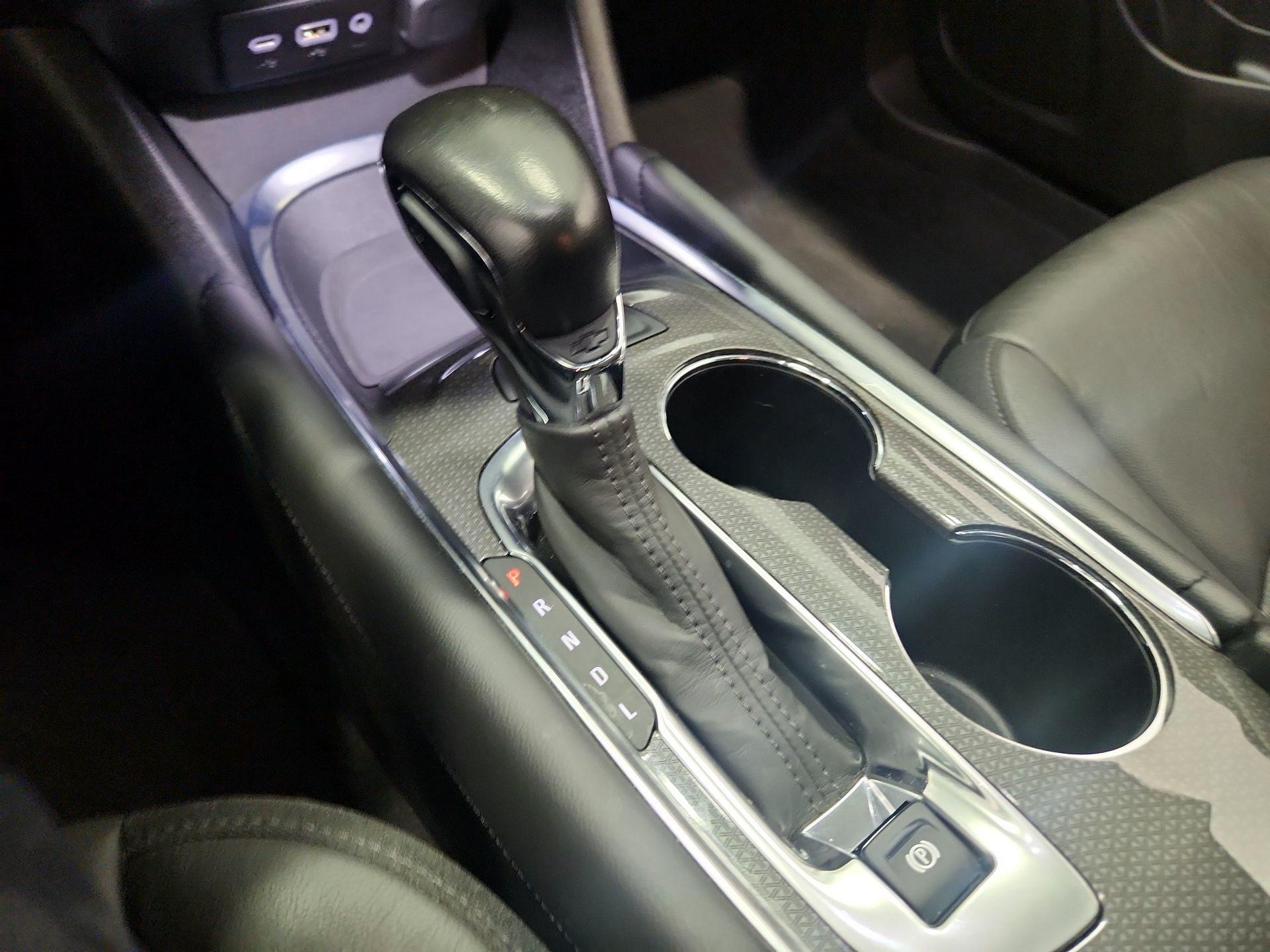 Thumbnail: 2022 Chevrolet Malibu - 17