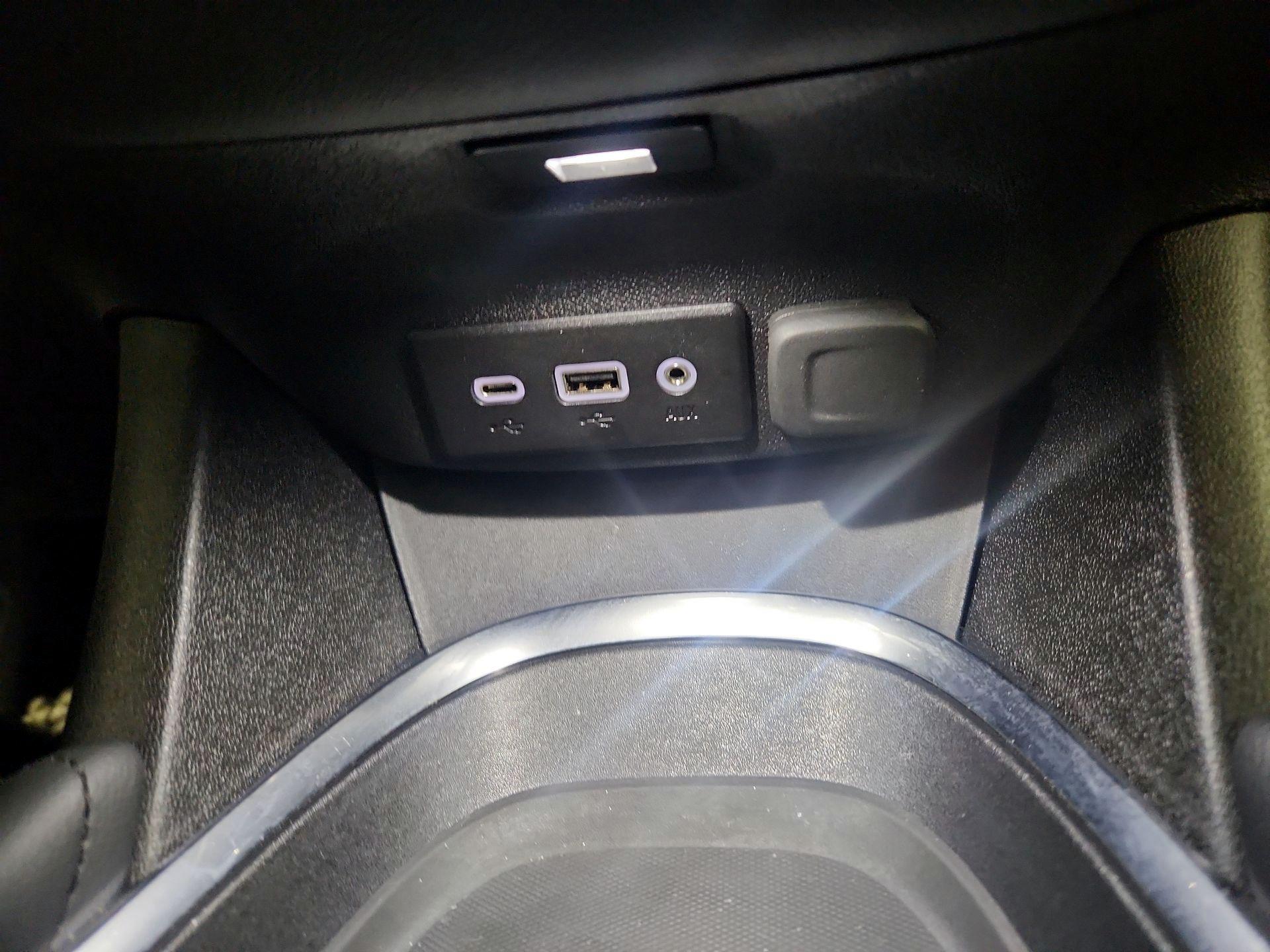 Thumbnail: 2022 Chevrolet Malibu - 18