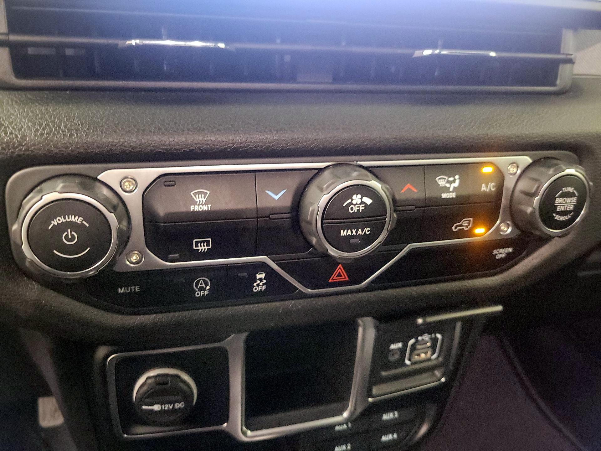 Thumbnail: 2024 Jeep Gladiator - 16