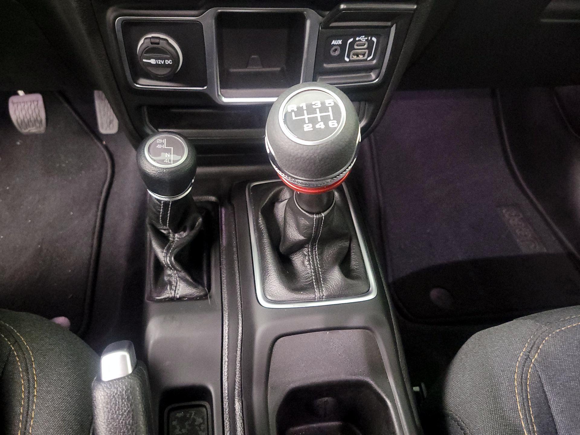 Thumbnail: 2024 Jeep Gladiator - 17