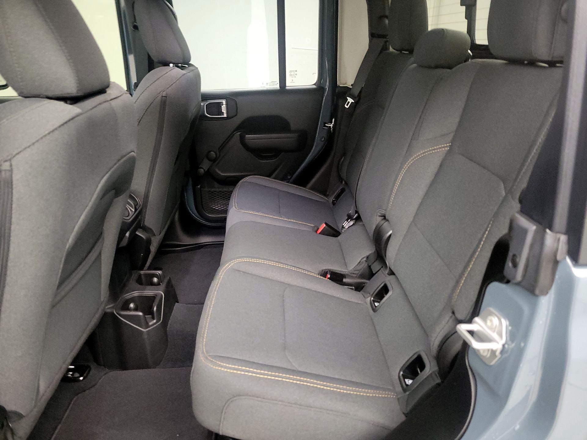 Thumbnail: 2024 Jeep Gladiator - 19